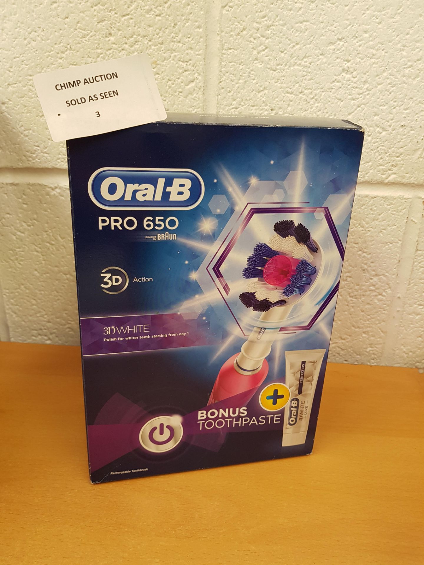 Brand new Oral-B Pro 650 3D White Rechargeable Toothbrush & Toothpaste RRP £49.99.