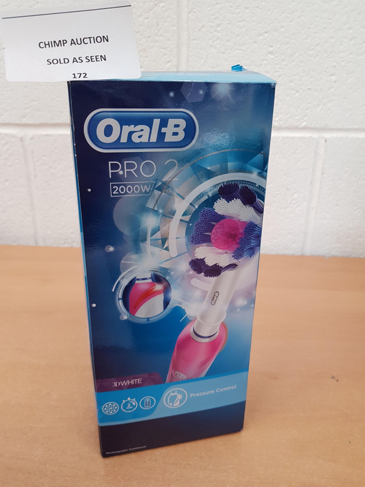 Oral-B Pro 2 2000w electric toothbrush