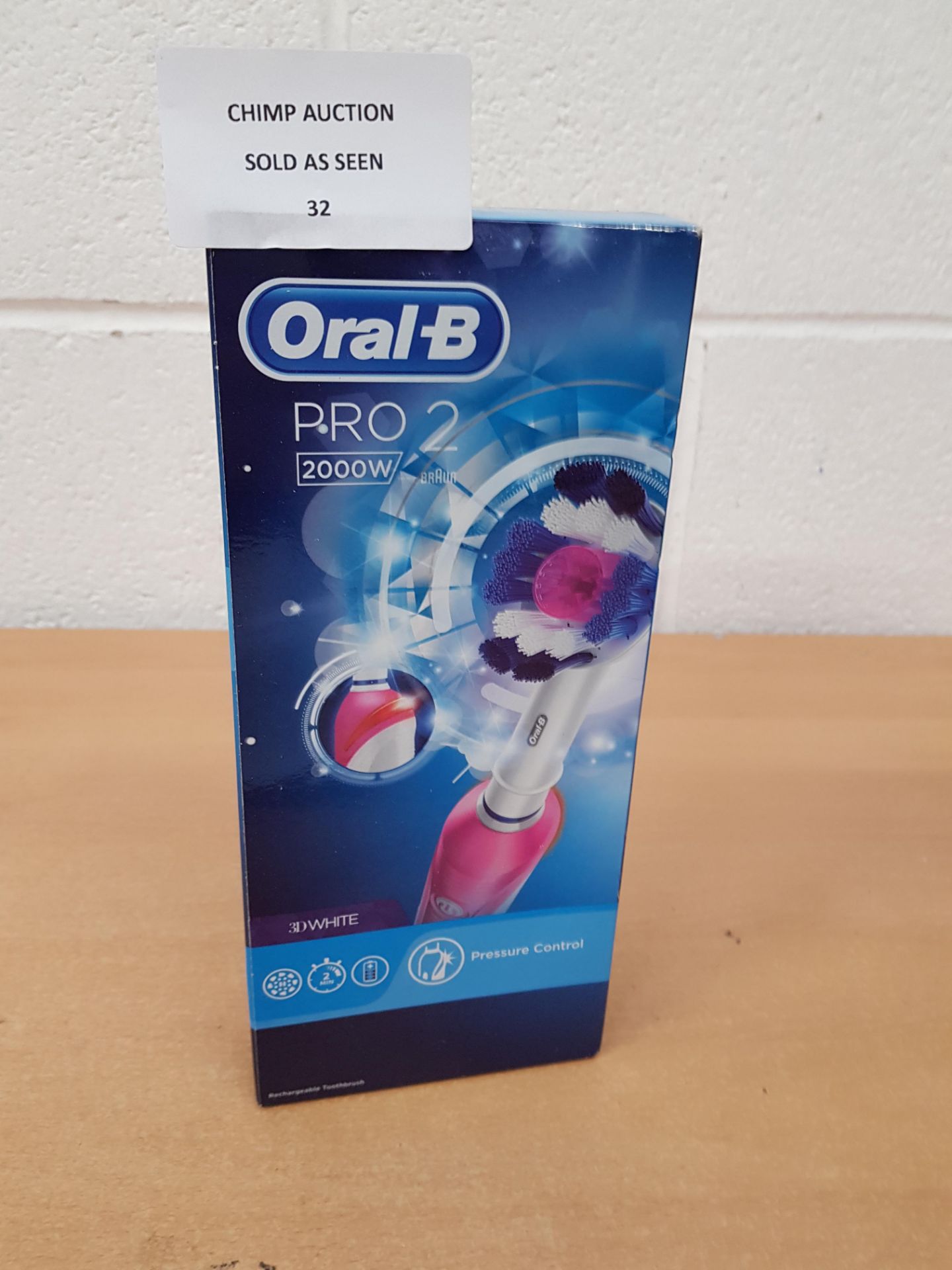 Oral-B Pro 2 2000 Cross 3D Action Electric Rechargeable Toothbrush