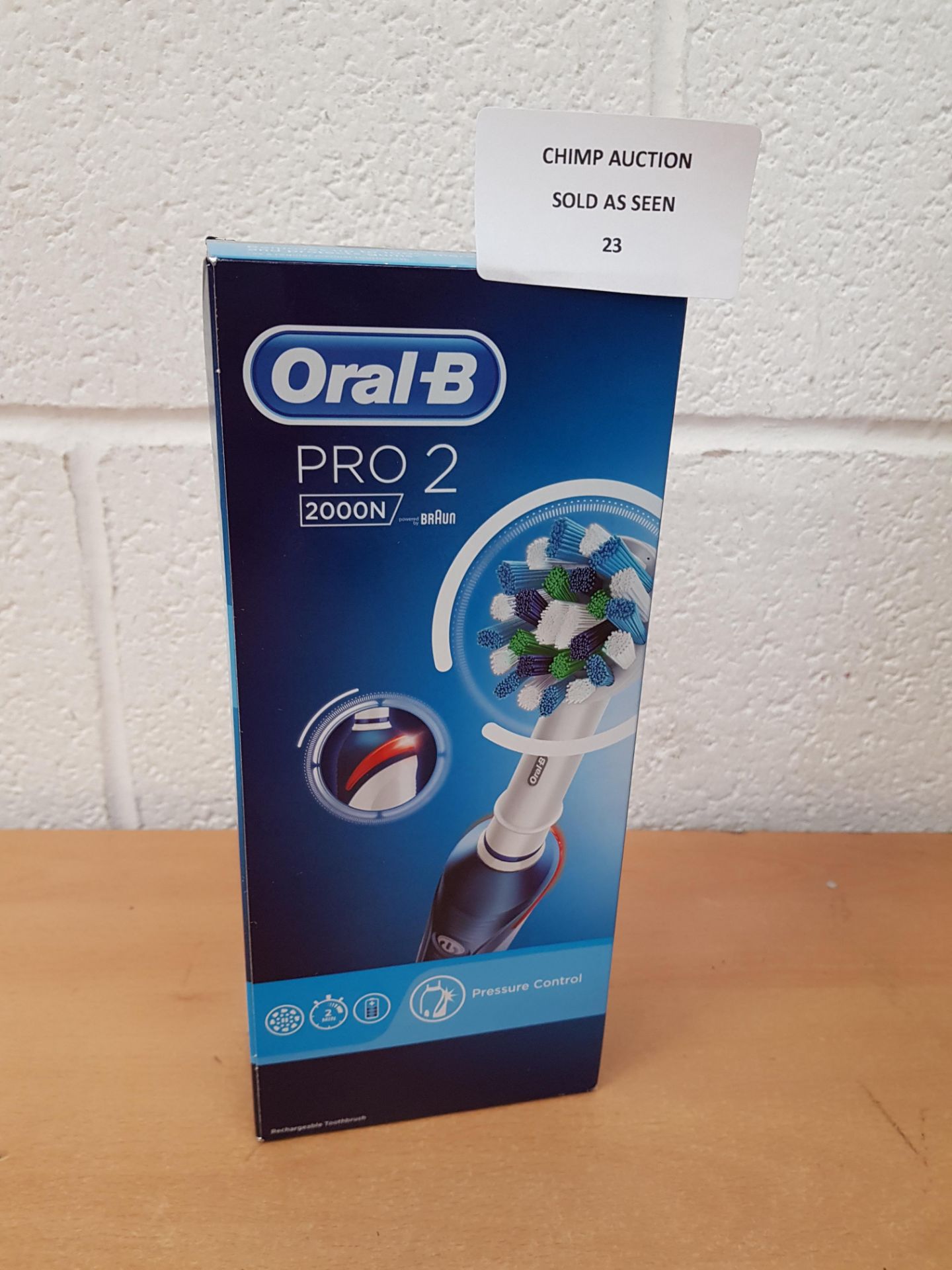 Oral-B Pro 2 2000 electric Toothbrush RRP £79.99.