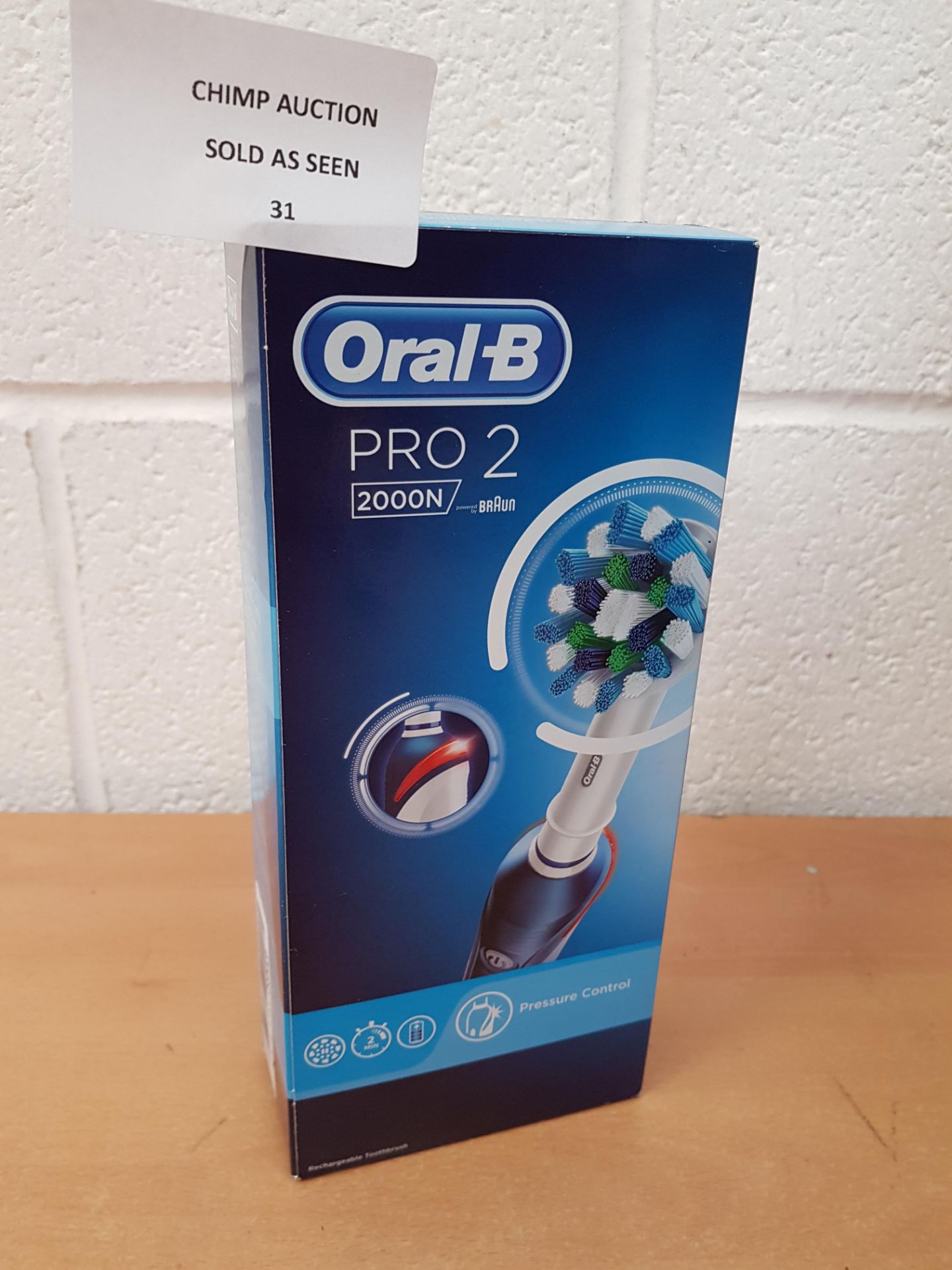 Oral-B Pro 2 2000 electric Toothbrush RRP £79.99.