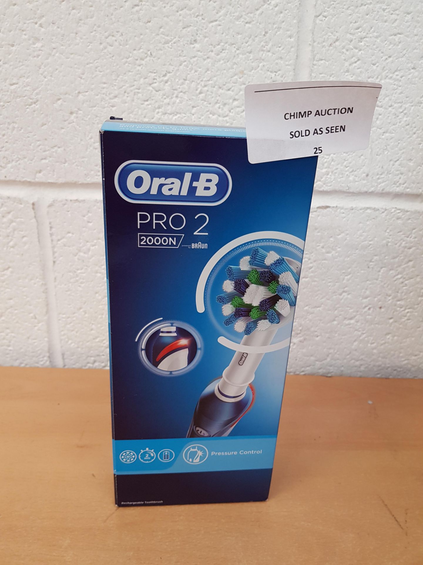 Oral-B Pro 2 2000 electric Toothbrush RRP £79.99.