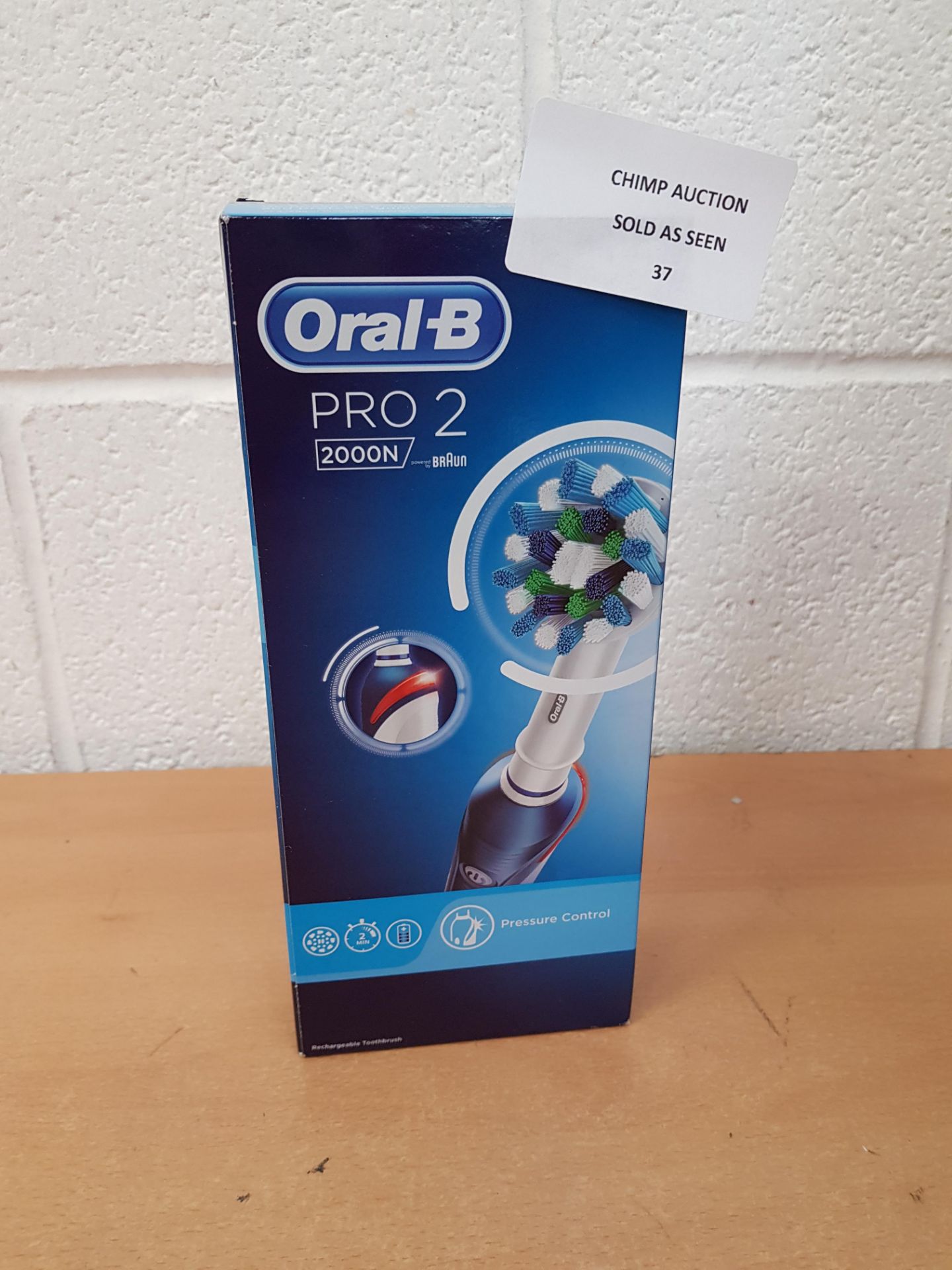 Oral-B Pro 2 2000 electric Toothbrush RRP £79.99.