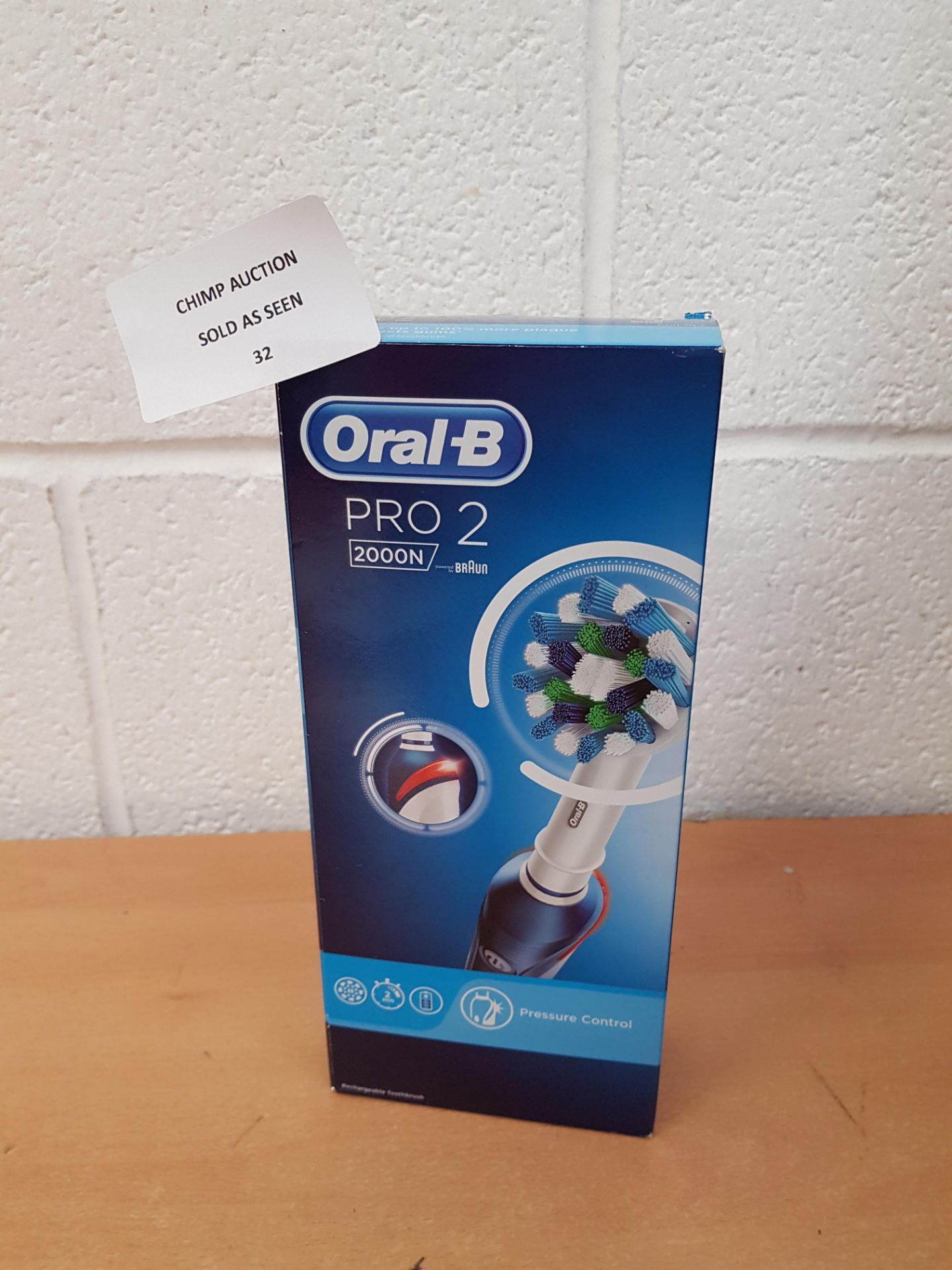 Oral-B Pro 2 2000 electric Toothbrush RRP £79.99.