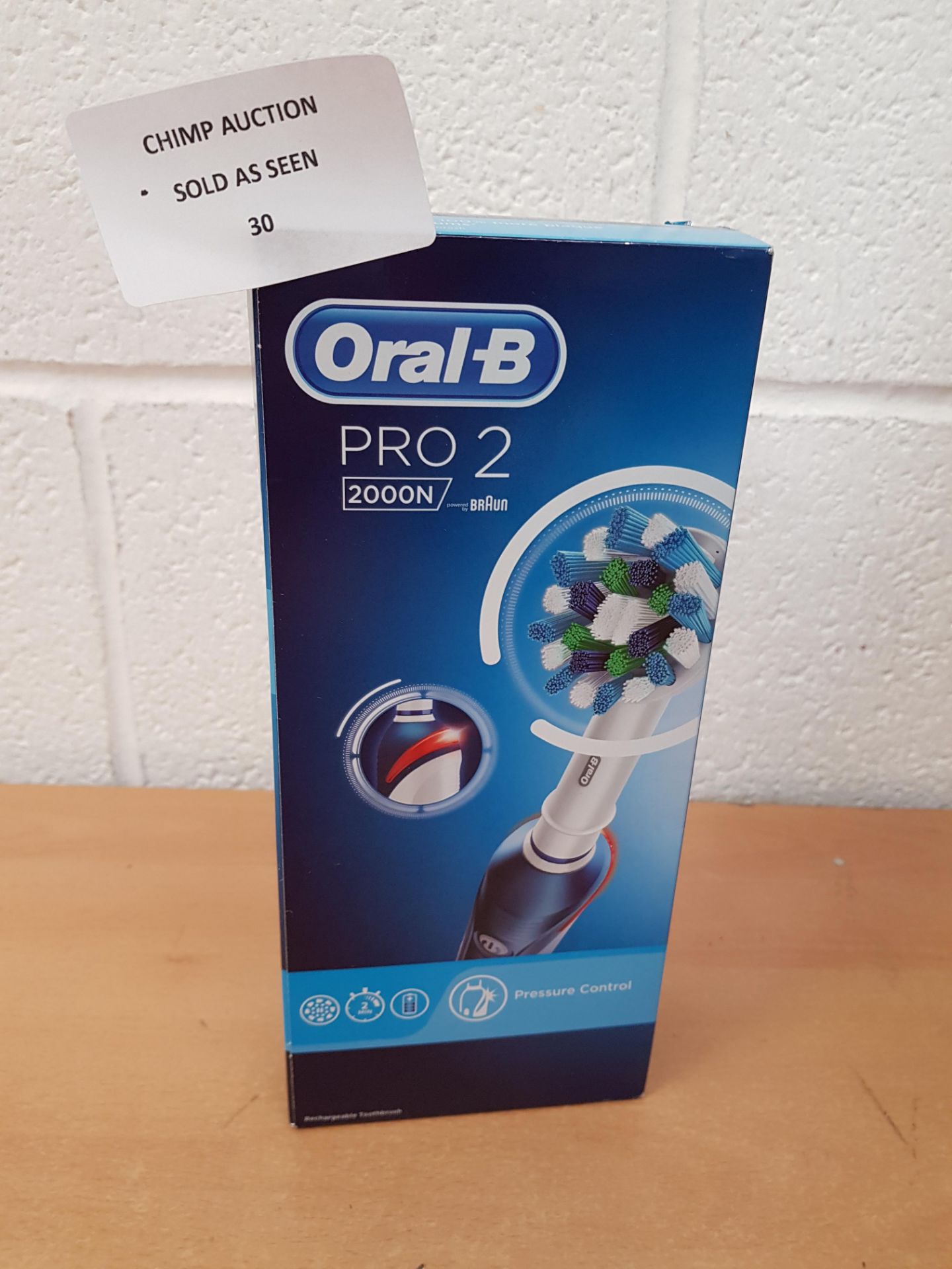 Oral-B Pro 2 2000 electric Toothbrush RRP £79.99.