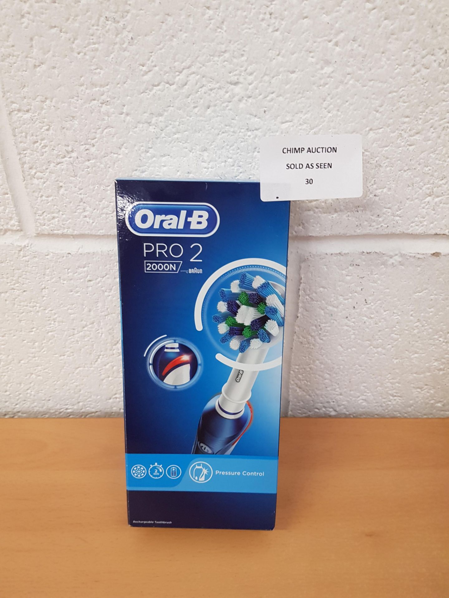 Oral-B Pro 2 2000 electric Toothbrush