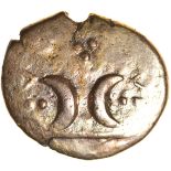 Freckenham Crescents. Rosette and Star Type. c.AD 25-43. Celtic gold stater. 17-20mm. 5.32g.