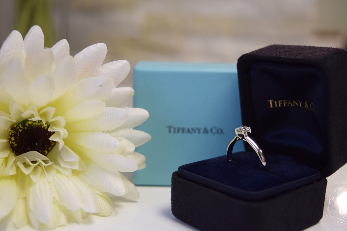 Tiffany and Co - Radiant Cut Diamond Ring - Image 3 of 5