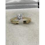 18ct GOLD 0.25ct DIAMOND SOLITAIRE RING