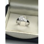 1.51ct DIAMOND SOLITAIRE RING SET IN WHITE METAL MARKED 750