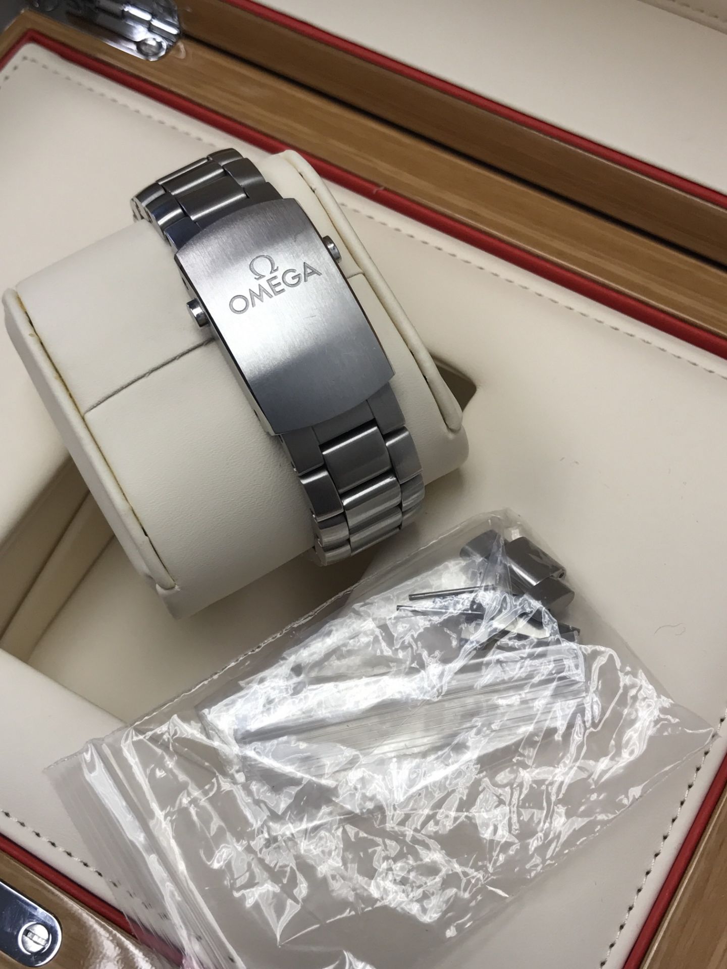 GENTS OMEGA PLANET OCEAN WATCH BOXED WITH PAPERS - Image 3 of 7