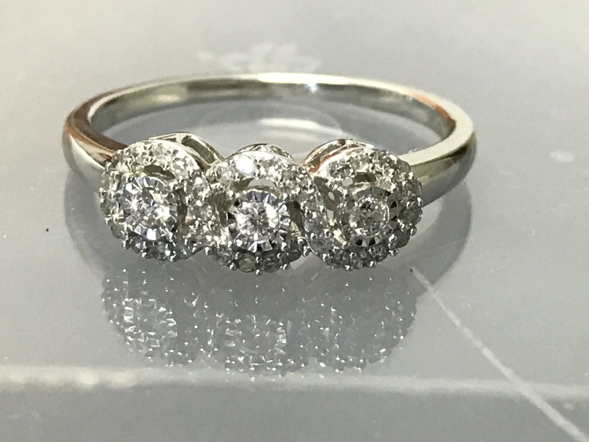 3 x DIAMOND CLUSTER RING SET IN 9ct WHITE GOLD