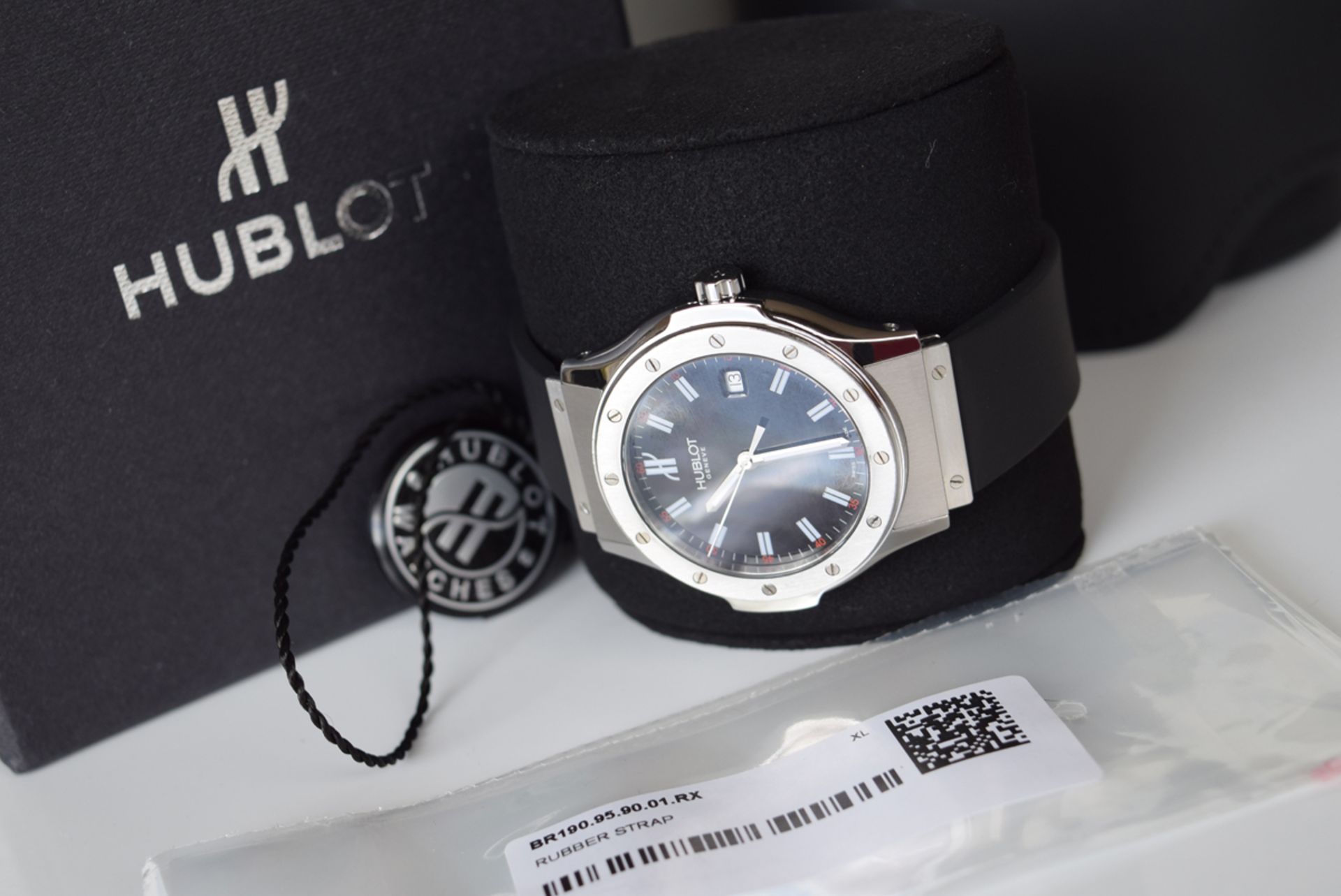 HUBLOT - FUSION (B 1905.1) BLACK DIAL & STAINLESS STEEL CASE! - Image 7 of 8