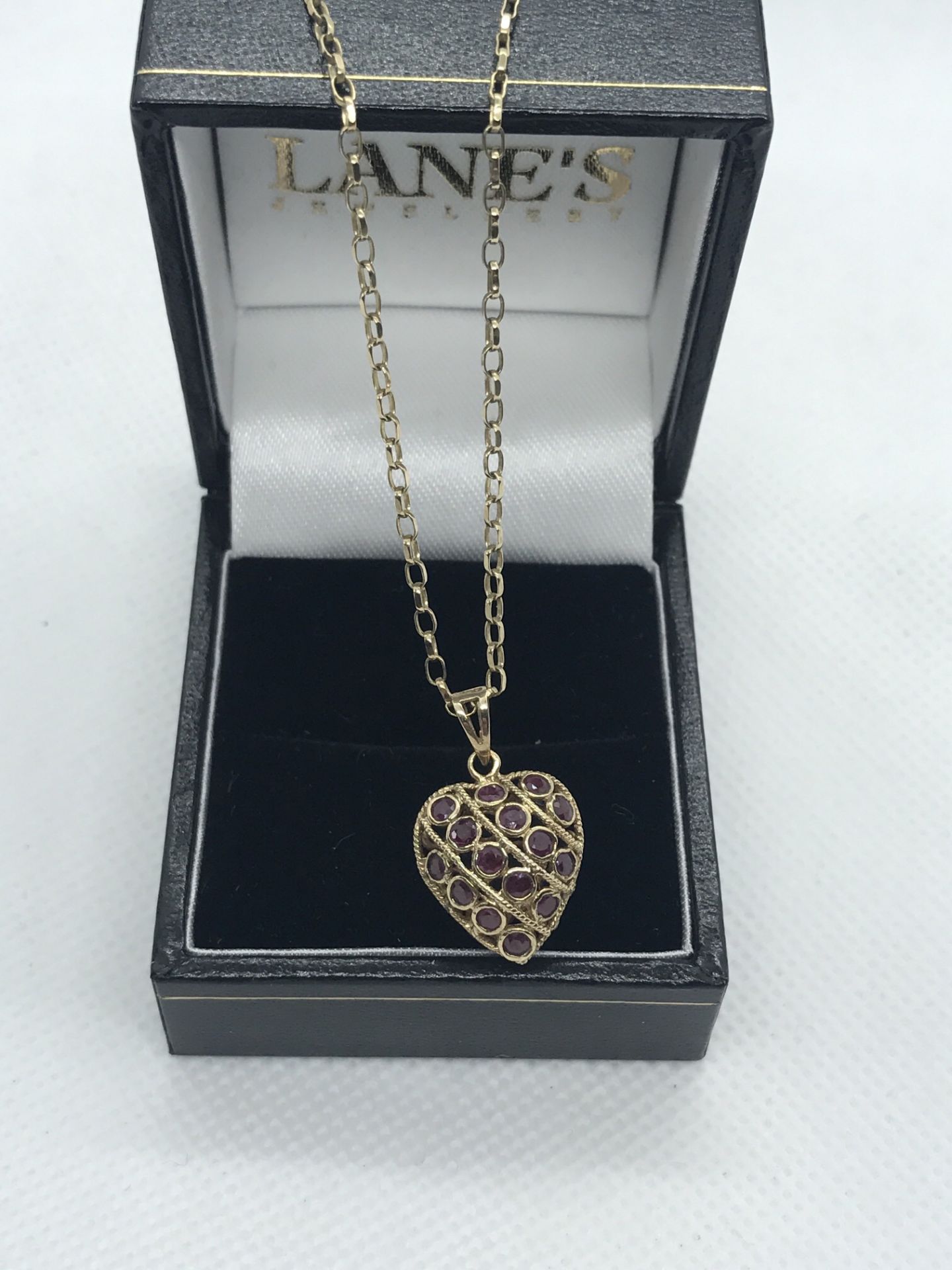 BEAUTIFUL RUBY & SAPPHIRE HEART PENDANT & CHAIN - Image 3 of 3