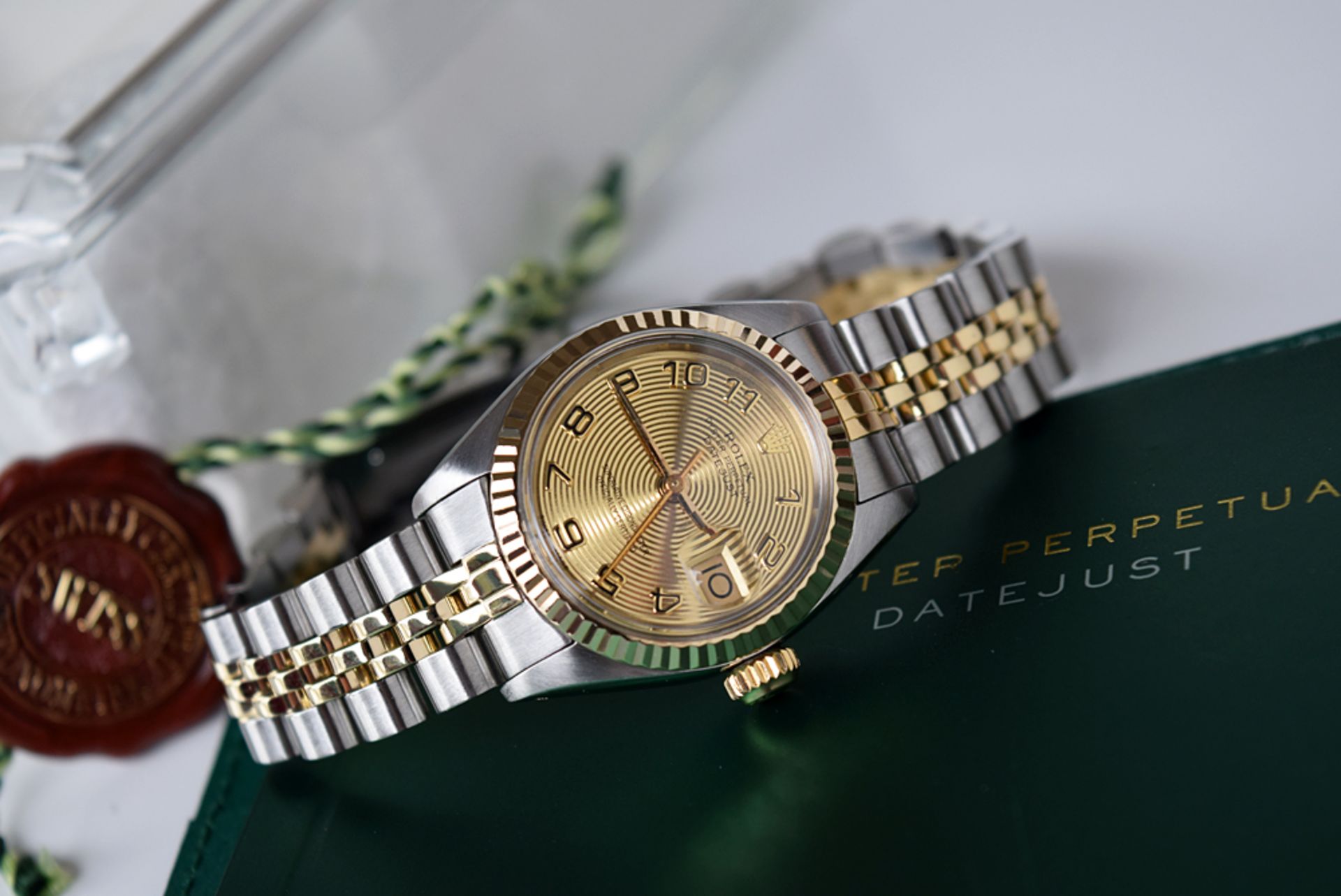 ROLEX DATEJUST - GOLD & STAINLESS STEEL WITH CONCENTRIC RING DIAL - Image 6 of 6