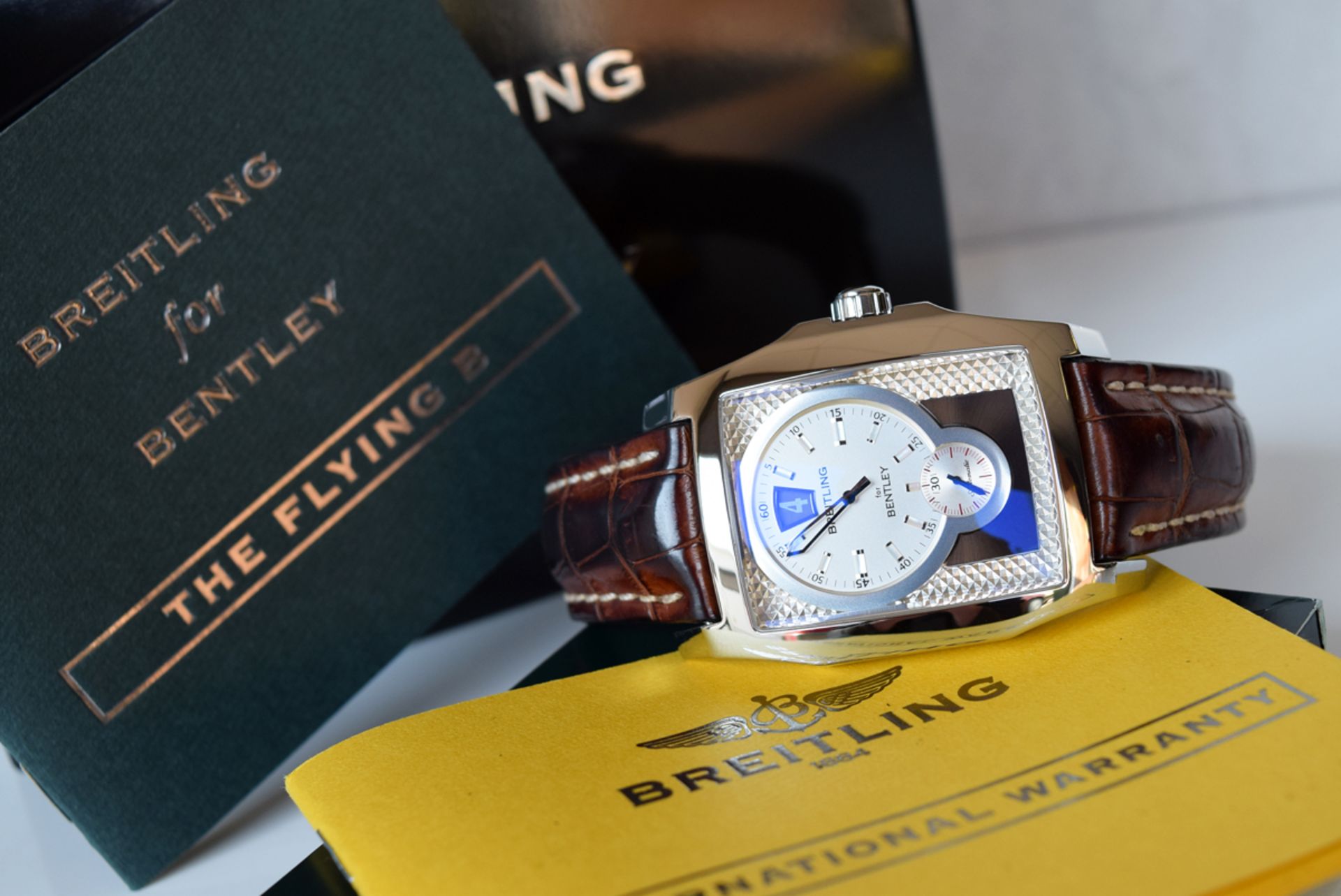 BREITLING BENTLEY - 'FLYING B' JUMP HOUR - (A28362) - Image 4 of 12