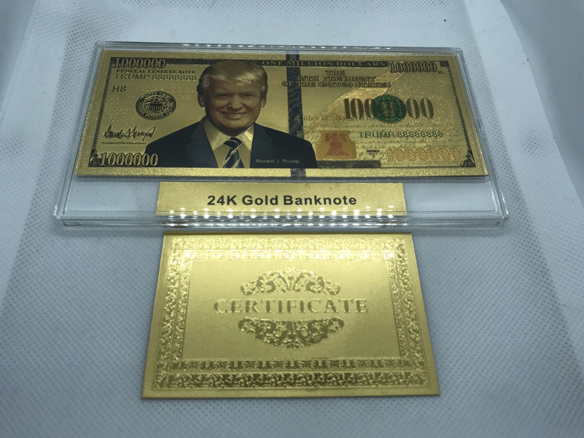 NOVELTY TRUMP 1,000,000 DOLLAR GOLD COLOURED NOTE