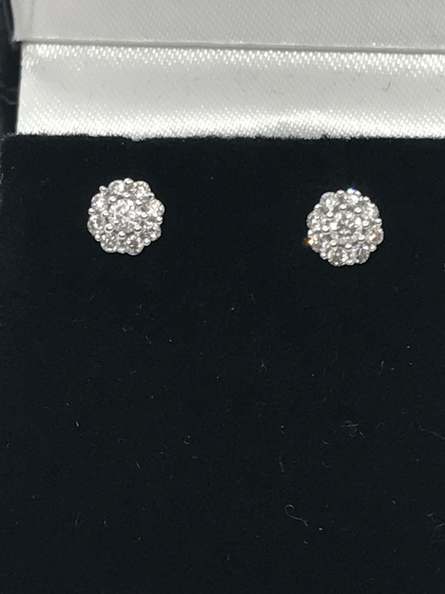 18ct GOLD 8 STONE DIAMOND EARRINGS