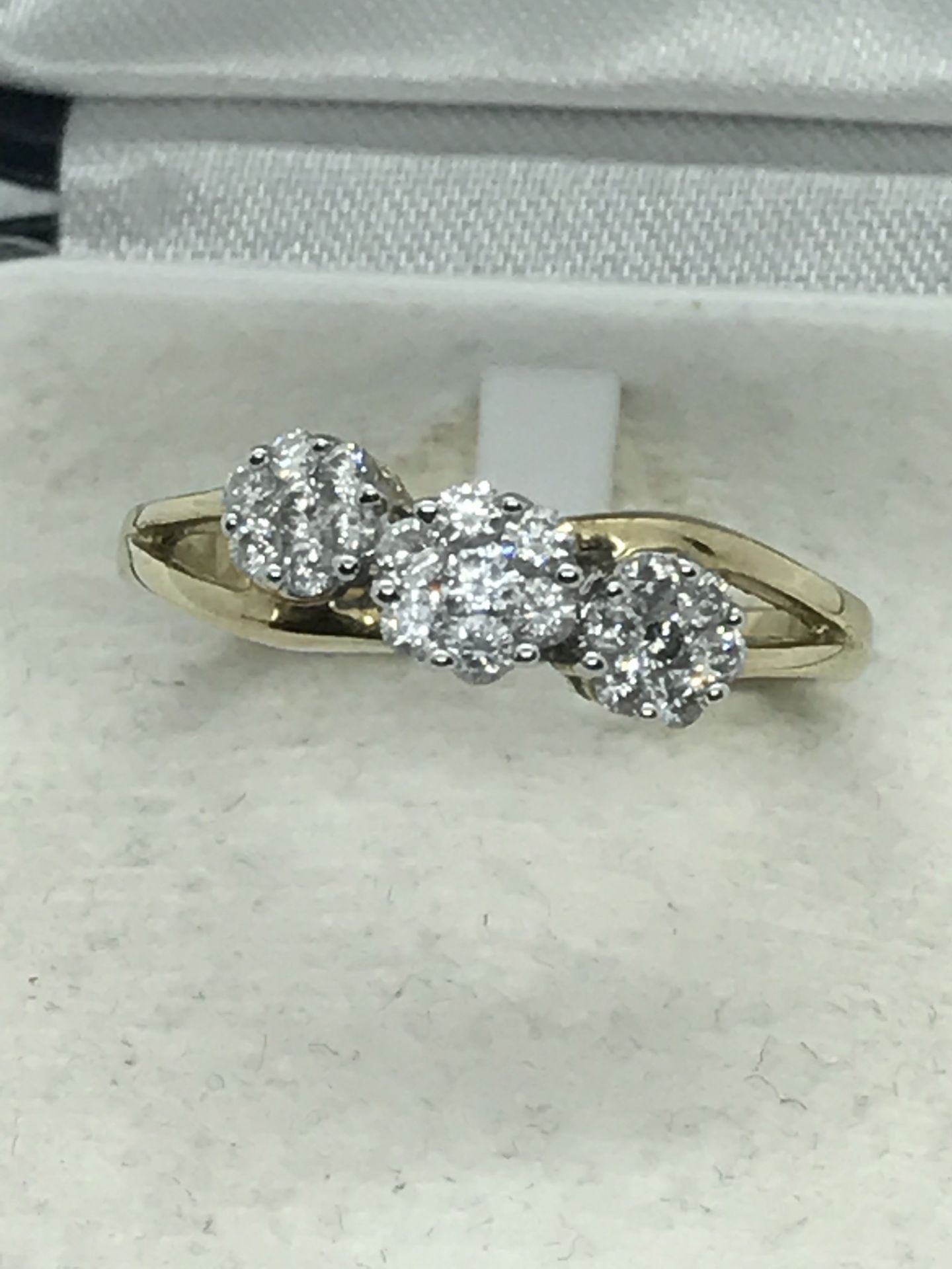 9ct GOLD DIAMOND TRIPLE CLUSTER RING 0.50ct