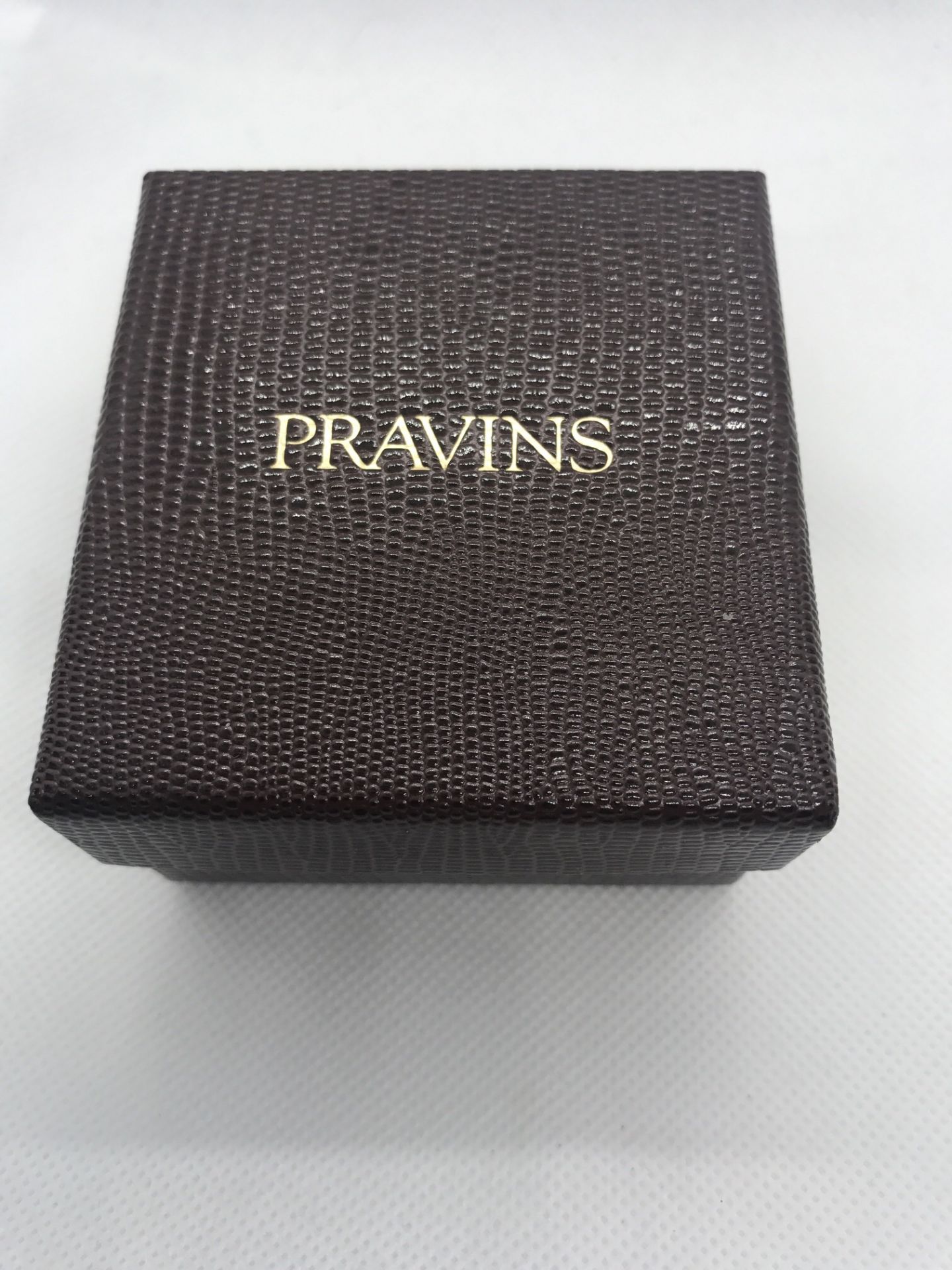 18ct WHITE GOLD DIAMOND EARRINGS IN PRAVINS BOX - Image 4 of 4