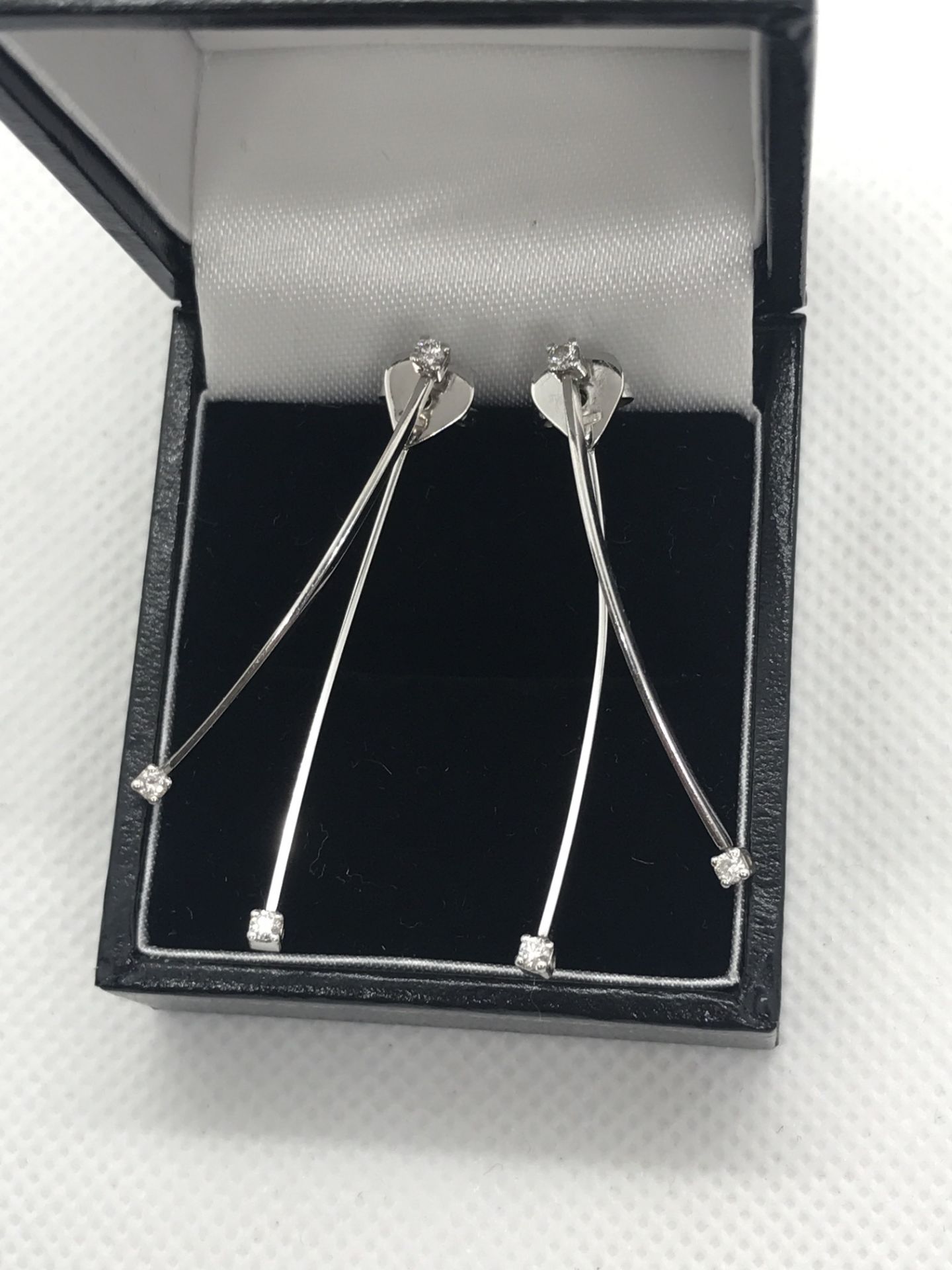 FINE QUALITY 18ct WHITE GOLD DIAMOND SET EARRINGS