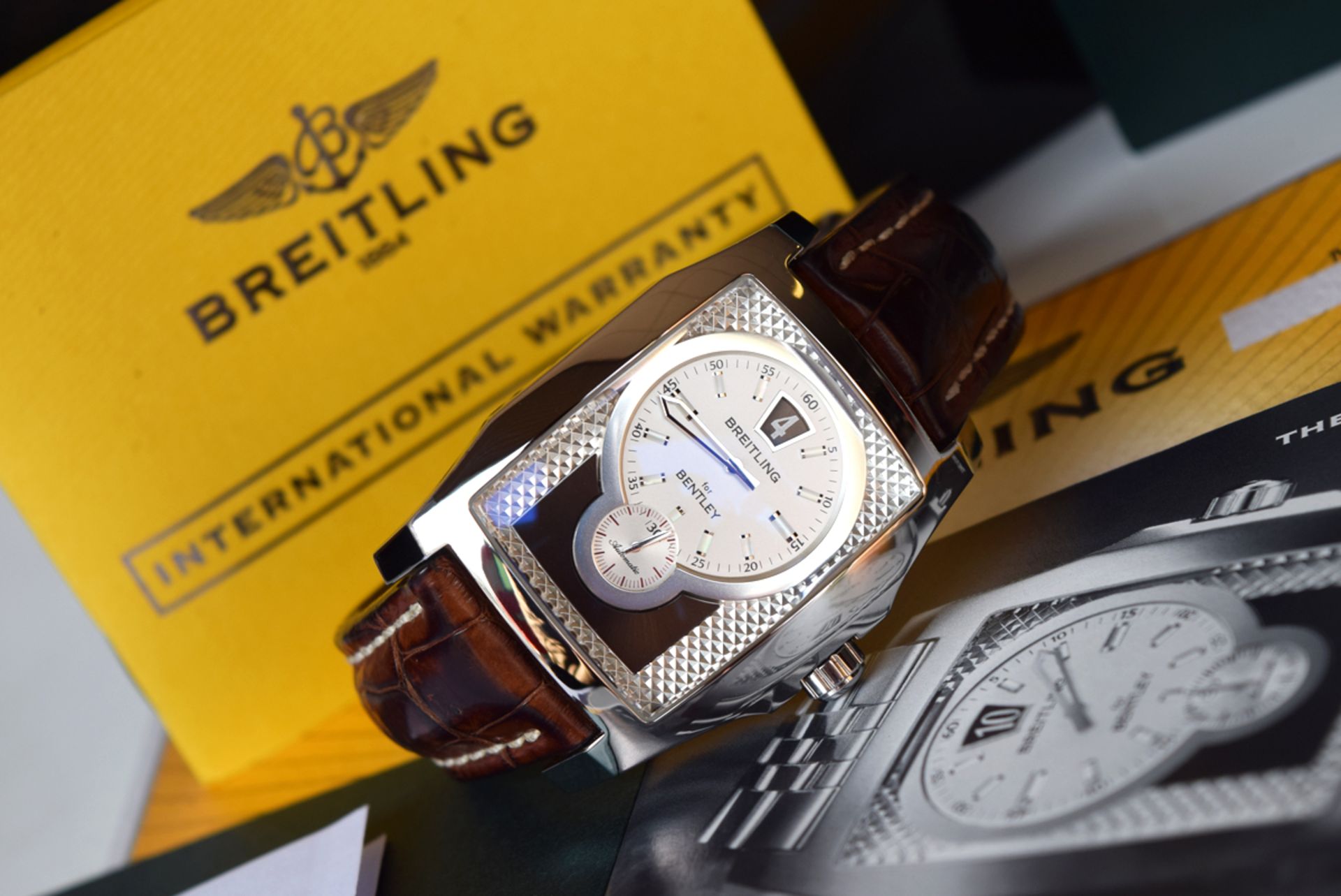 BREITLING BENTLEY - 'FLYING B' JUMP HOUR - (A28362) - Image 2 of 12