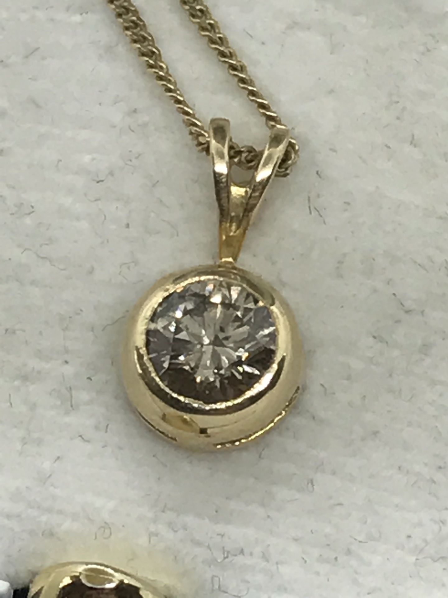 18ct GOLD 0.50ct RUBOVER DIAMOND PENDANT