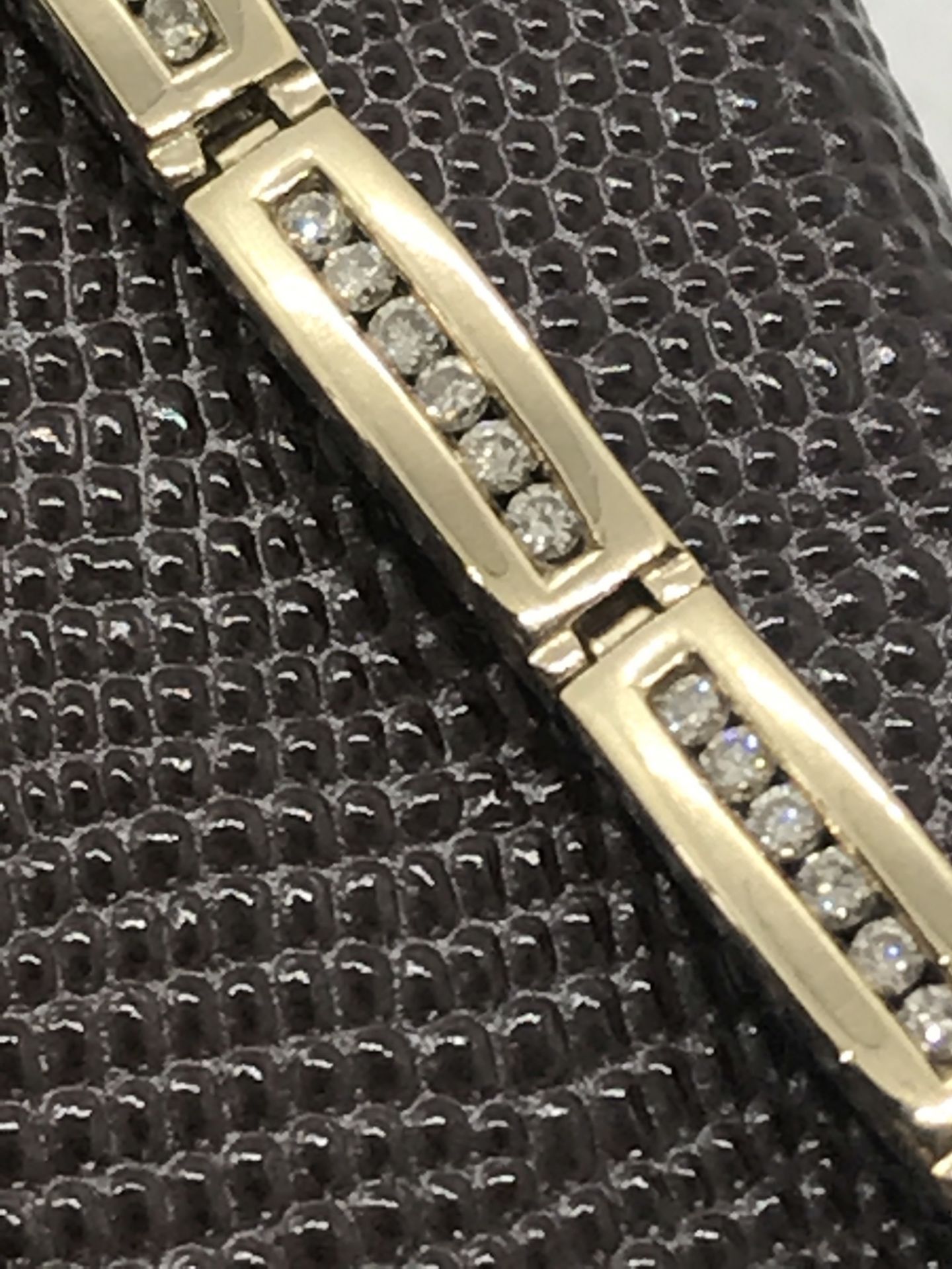 BEAUTIFUL CHANNEL SET 2.00ct APPROX DIAMOND BRACELET 9ct GOLD - Image 2 of 5