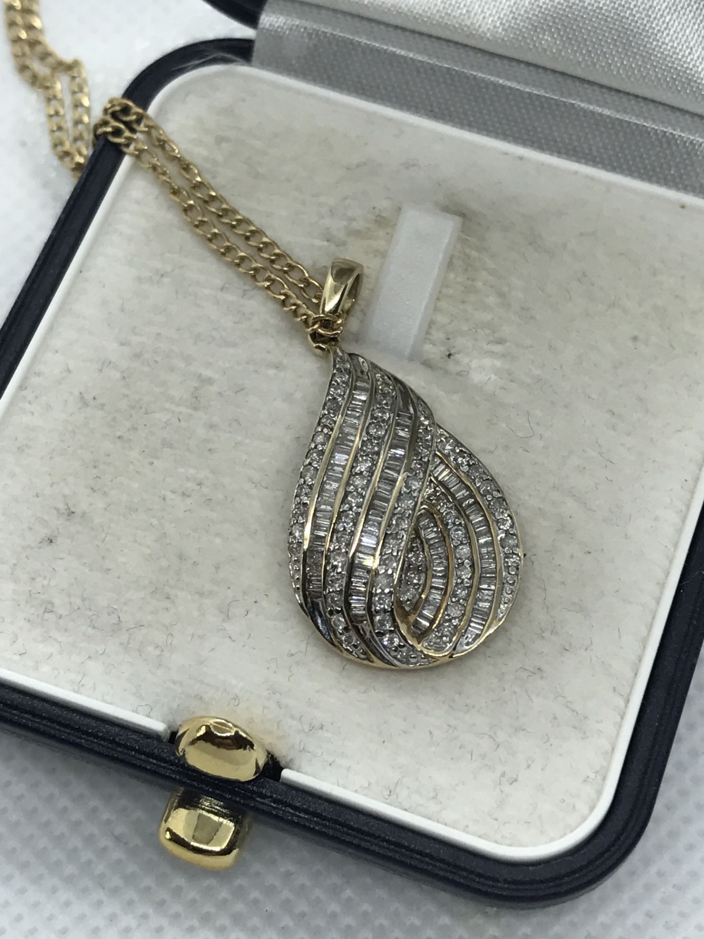 1.00ct DIAMOND PENDANT SET IN 9ct GOLD - Image 2 of 2