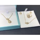 18ct GOLD NECKLACE, EARRINGS, BRACELET & RING SET