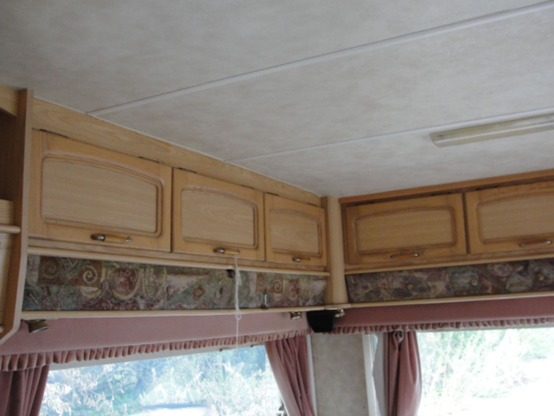 COMPASS DRIFTER 410 - 4 BERTH MOTORHOME - Image 14 of 48