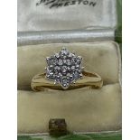 18ct YELLOW GOLD DIAMOND CLUSTER RING 0.50ct