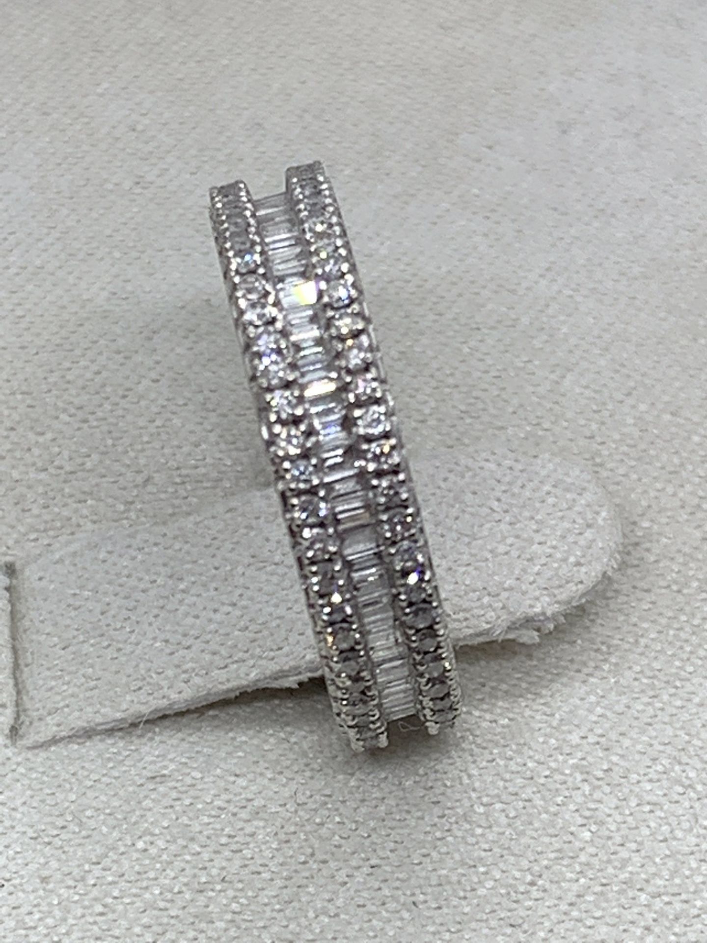 18ct WHITE GOLD 1.00ct DIAMOND FULL ETERNITY RING