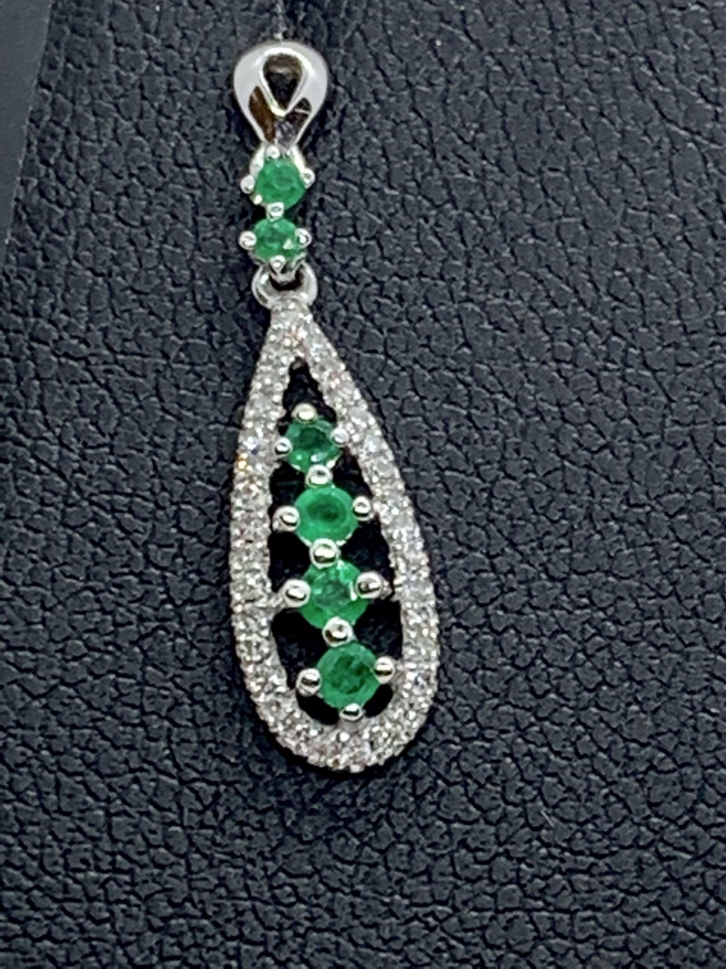 FINE 18ct WHITE GOLD EMERALD & DIAMOND DROP EARRINGS - Image 2 of 2