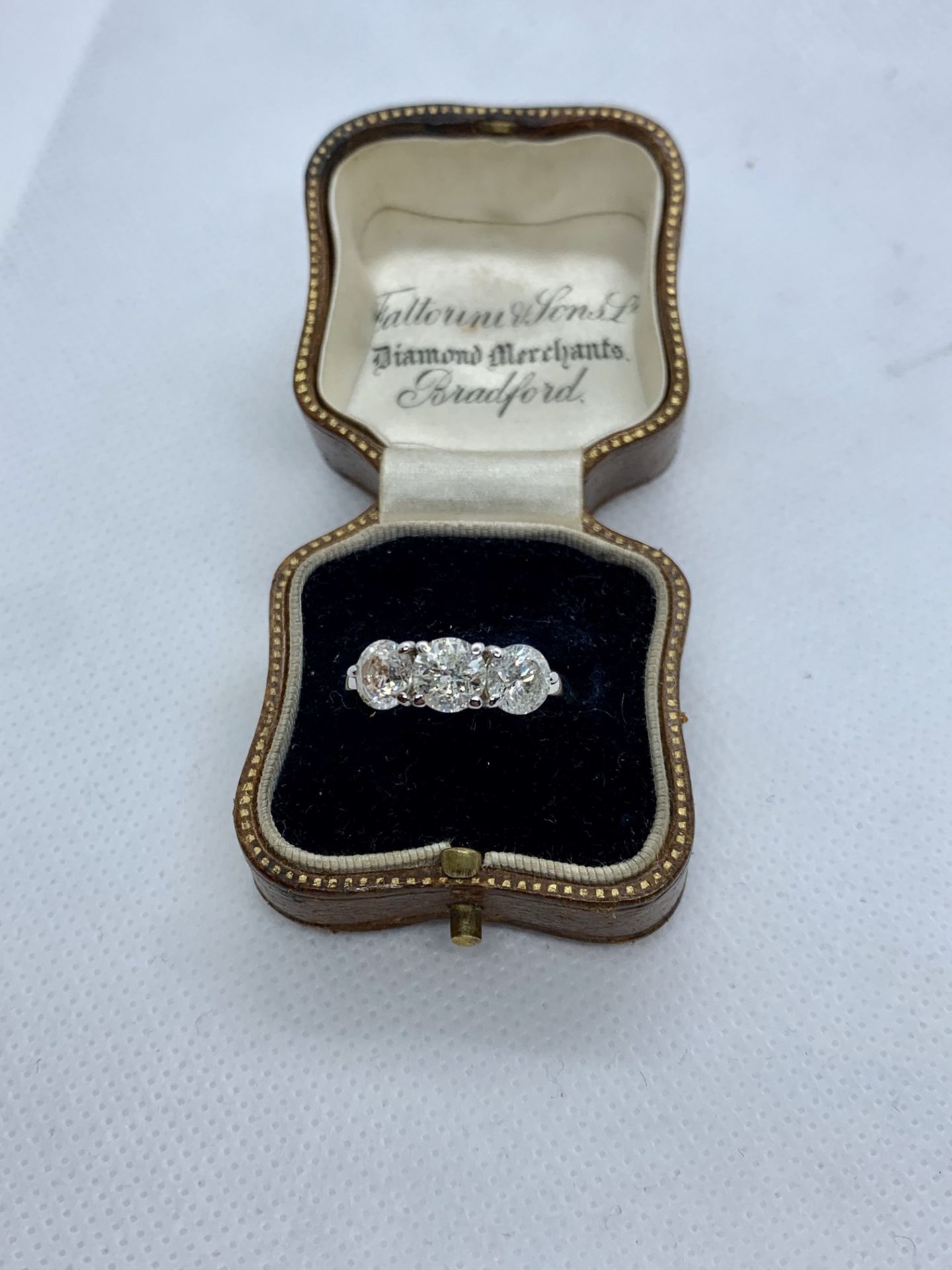 STUNNING FINE 2.25ct DIAMOND TRILOGY RING SET IN WHITE METAL TESTED AS 14ct - Image 3 of 3