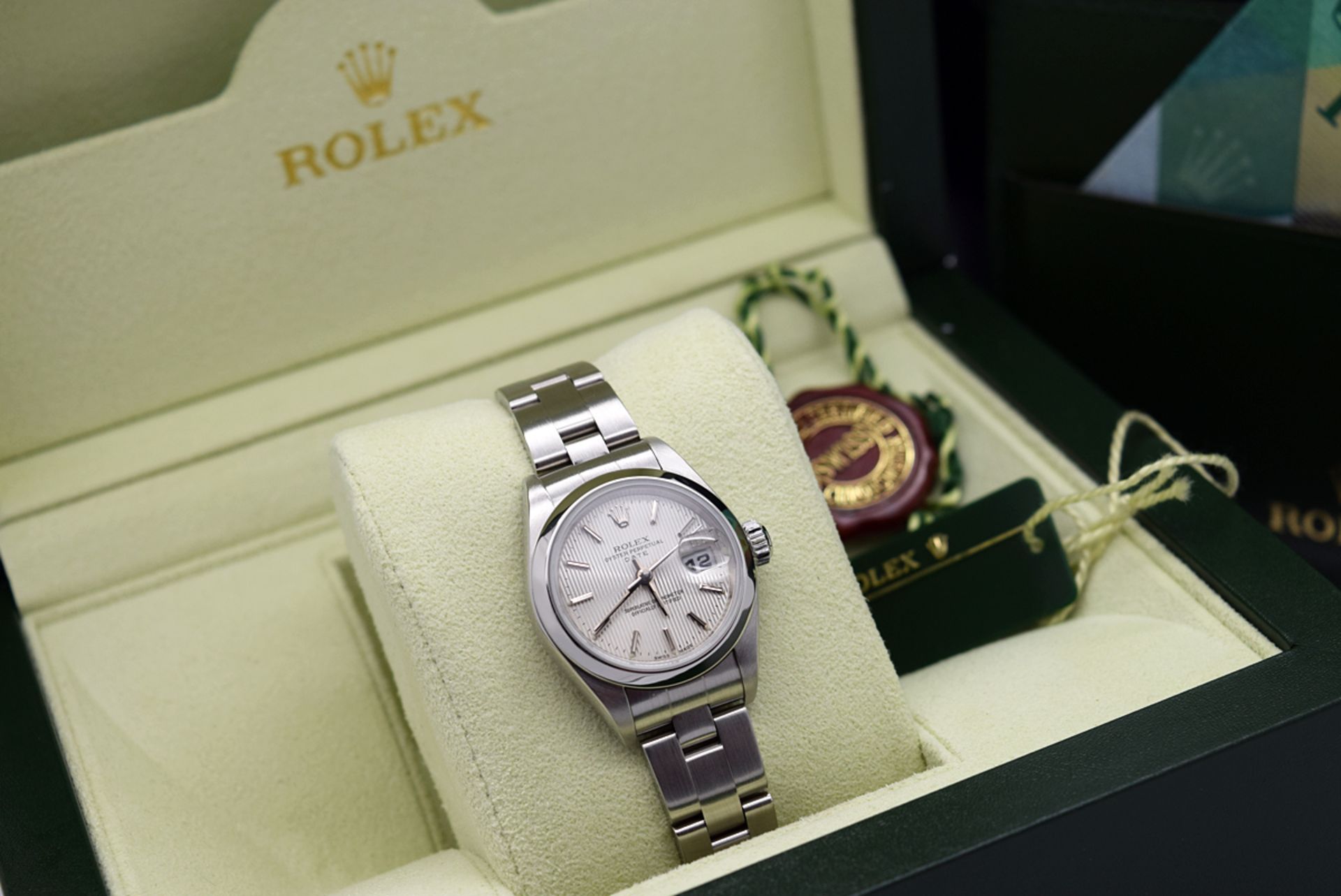 *STUNNING* ROLEX DATEJUST (LADIES) - STEEL with a SILVER TAPESTRY DIAL - Image 8 of 8