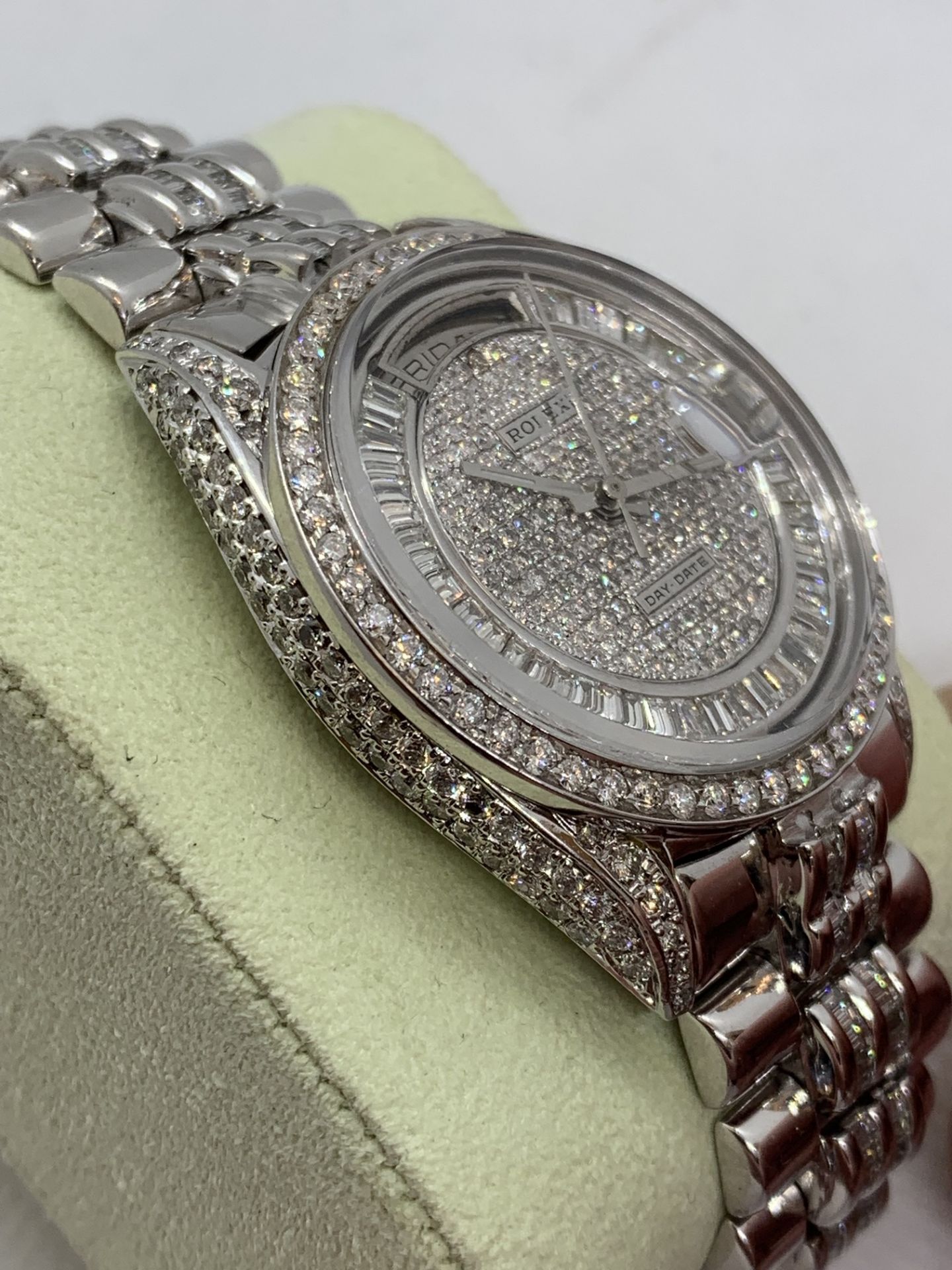 Diamond Encrusted Mens 36mm Day-Date, Solid White Gold - Diamond/ “Super President” Marked ROLEX - Image 8 of 18