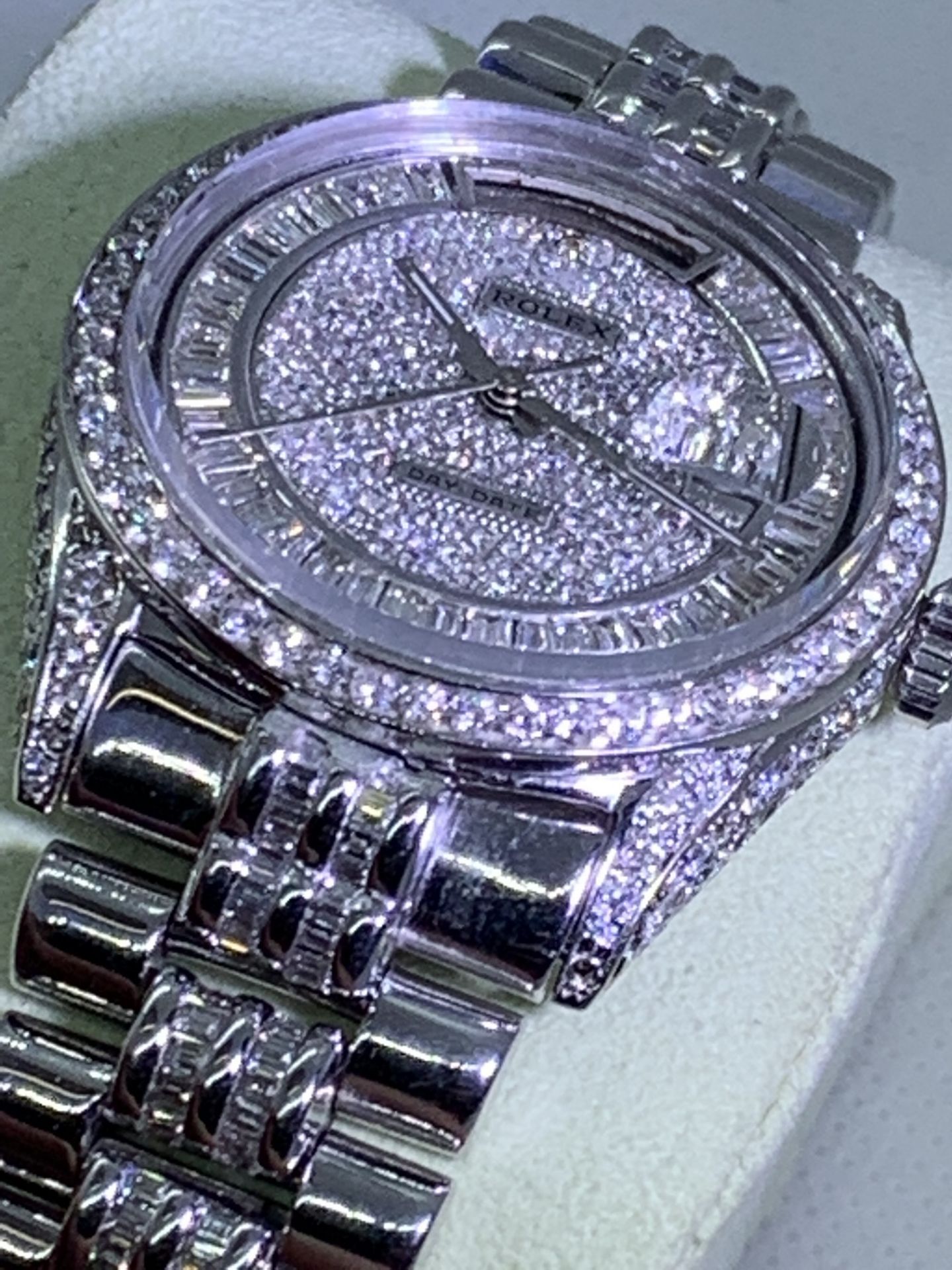 Diamond Encrusted Mens 36mm Day-Date, Solid White Gold - Diamond/ “Super President” Marked ROLEX - Image 17 of 18
