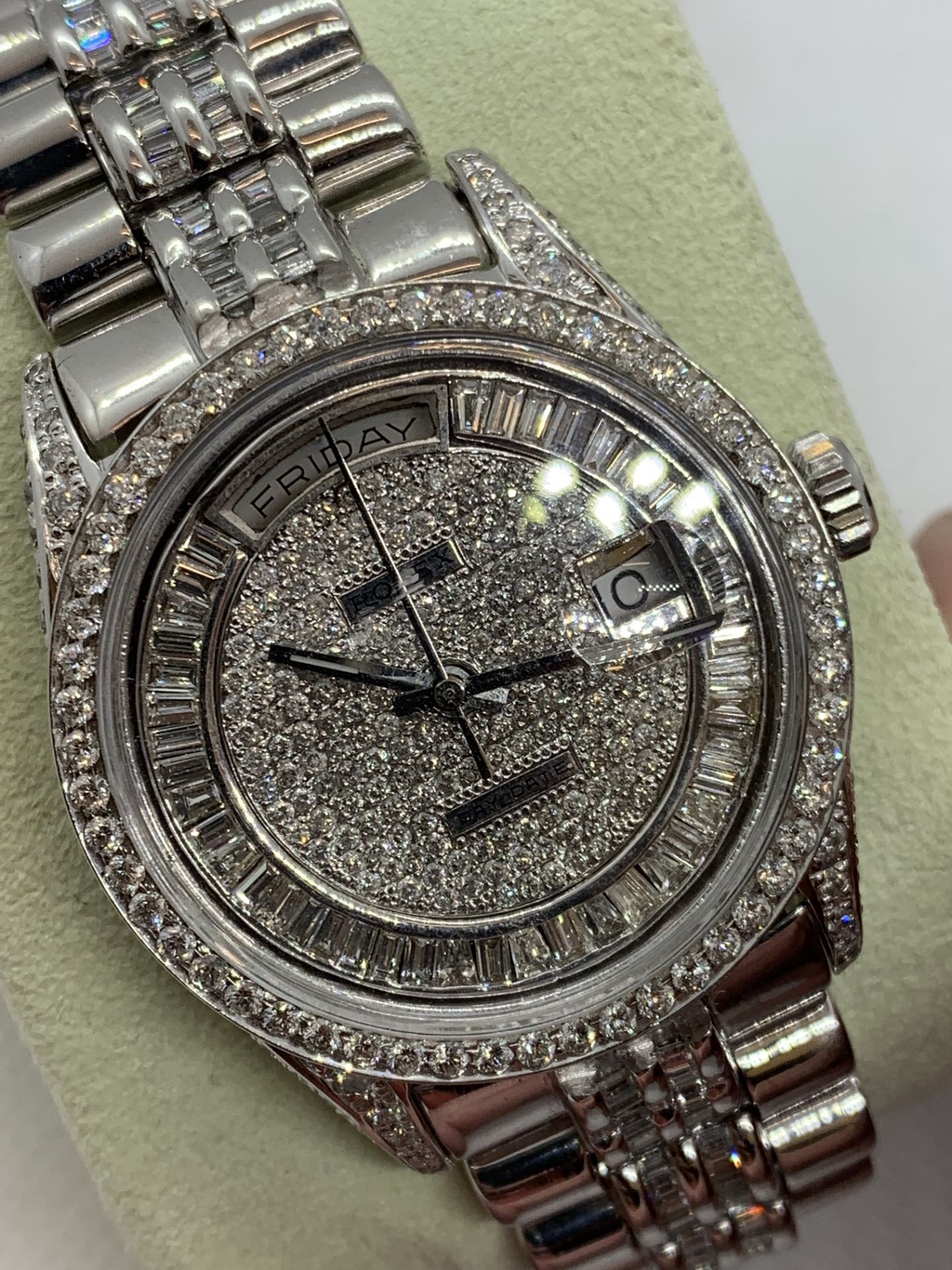 Diamond Encrusted Mens 36mm Day-Date, Solid White Gold - Diamond/ “Super President” Marked ROLEX - Image 7 of 18