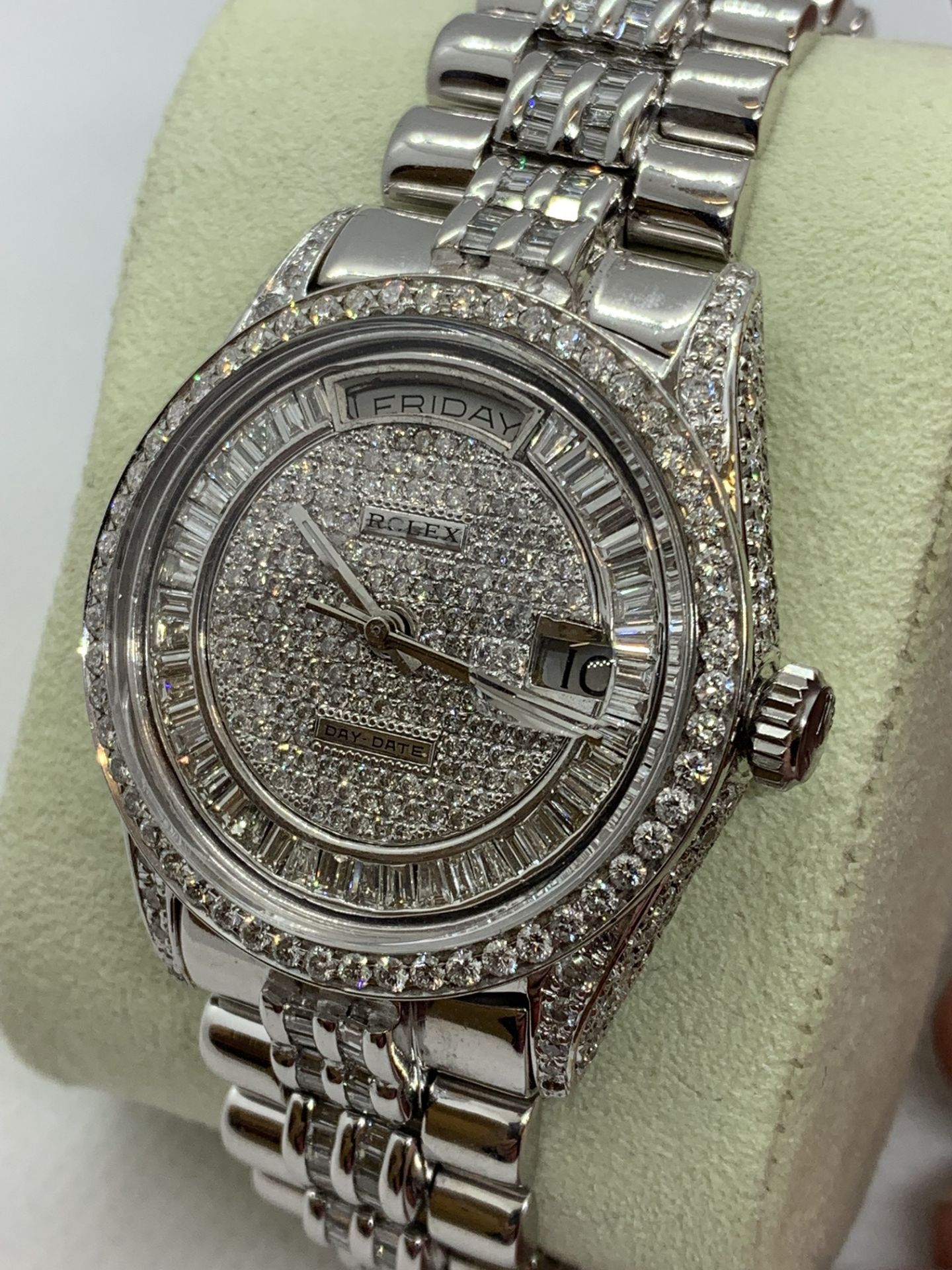 Diamond Encrusted Mens 36mm Day-Date, Solid White Gold - Diamond/ “Super President” Marked ROLEX - Image 11 of 18