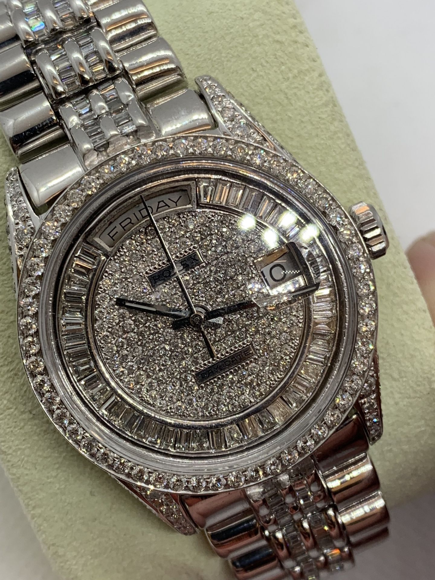 Diamond Encrusted Mens 36mm Day-Date, Solid White Gold - Diamond/ “Super President” Marked ROLEX - Image 6 of 18