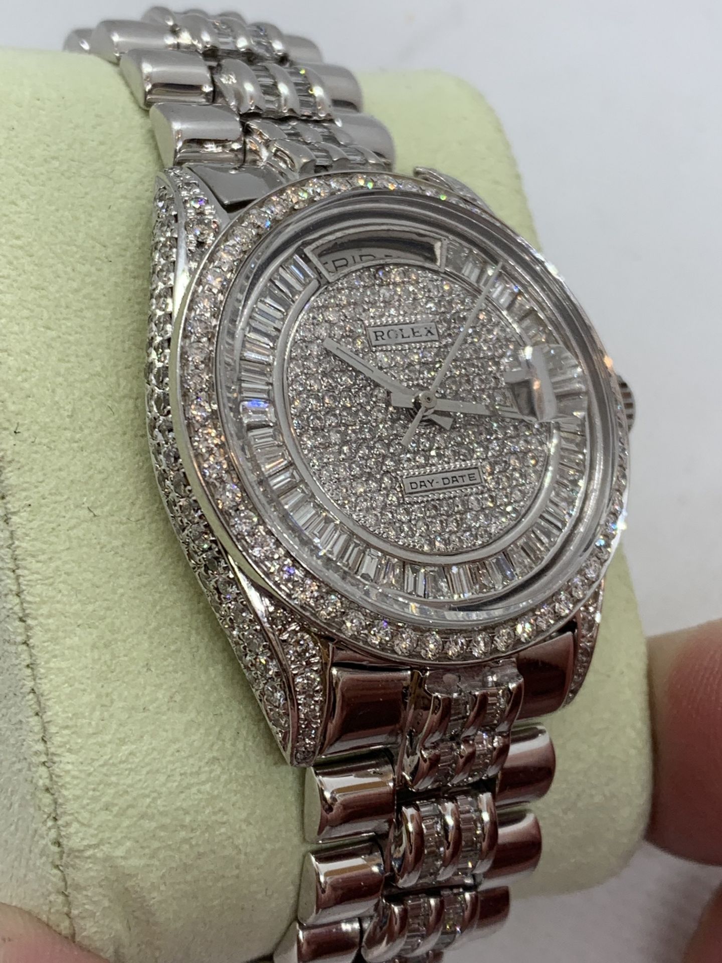 Diamond Encrusted Mens 36mm Day-Date, Solid White Gold - Diamond/ “Super President” Marked ROLEX - Image 9 of 18