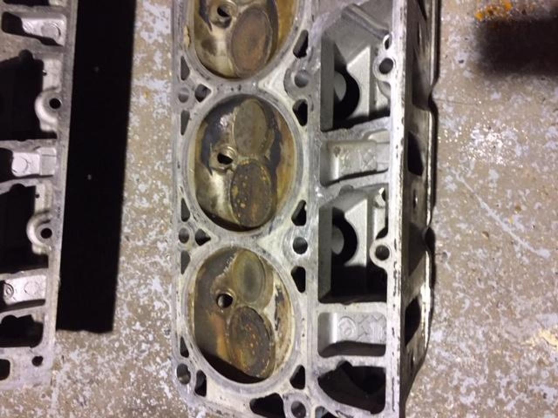 LS2 V8 6 L cylinder heads - Image 3 of 6