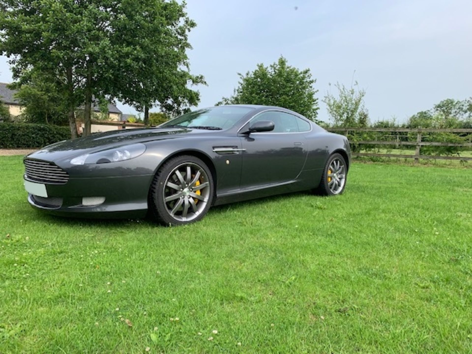 ASTON MARTIN DB9 COUPE V12 2DR TOUCHTRONIC AUTO (5935 cc) - Image 5 of 13