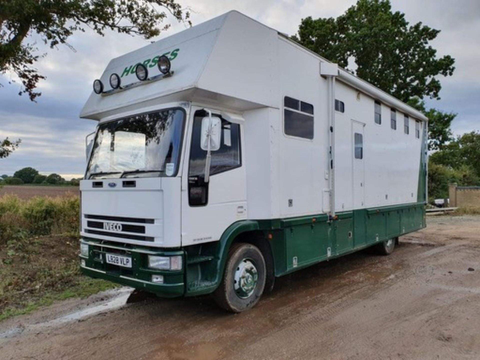 13 TONNE IVECO HORSEBOX - 1991- SHOWING 15,000 KLMS