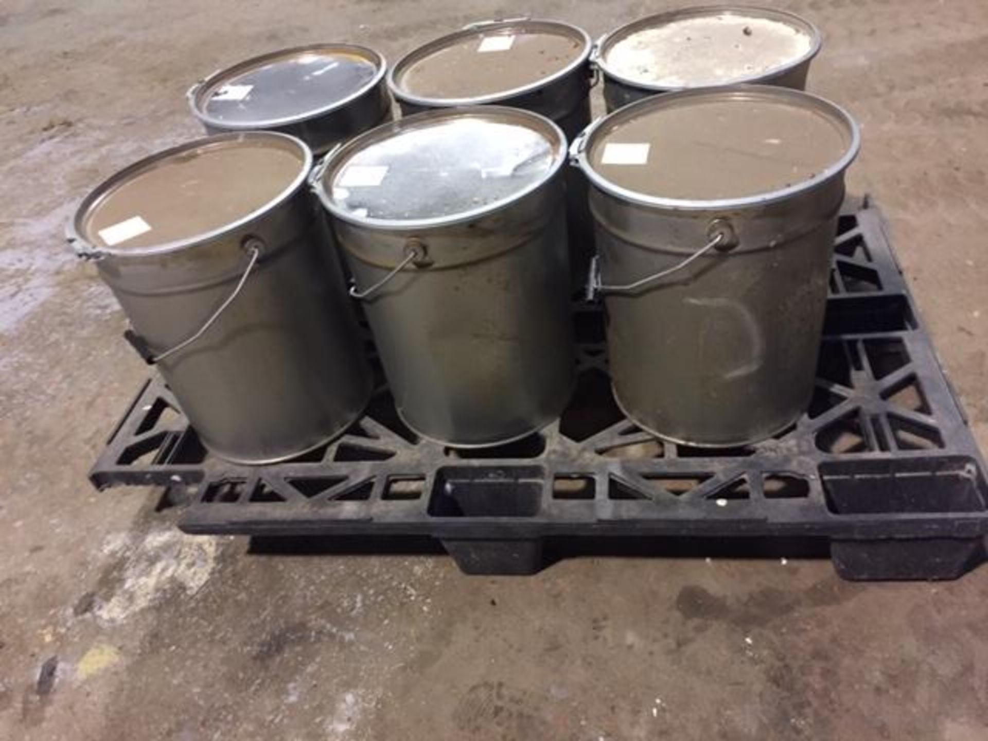 Six large 20L tins of grey floor paint - Image 4 of 4