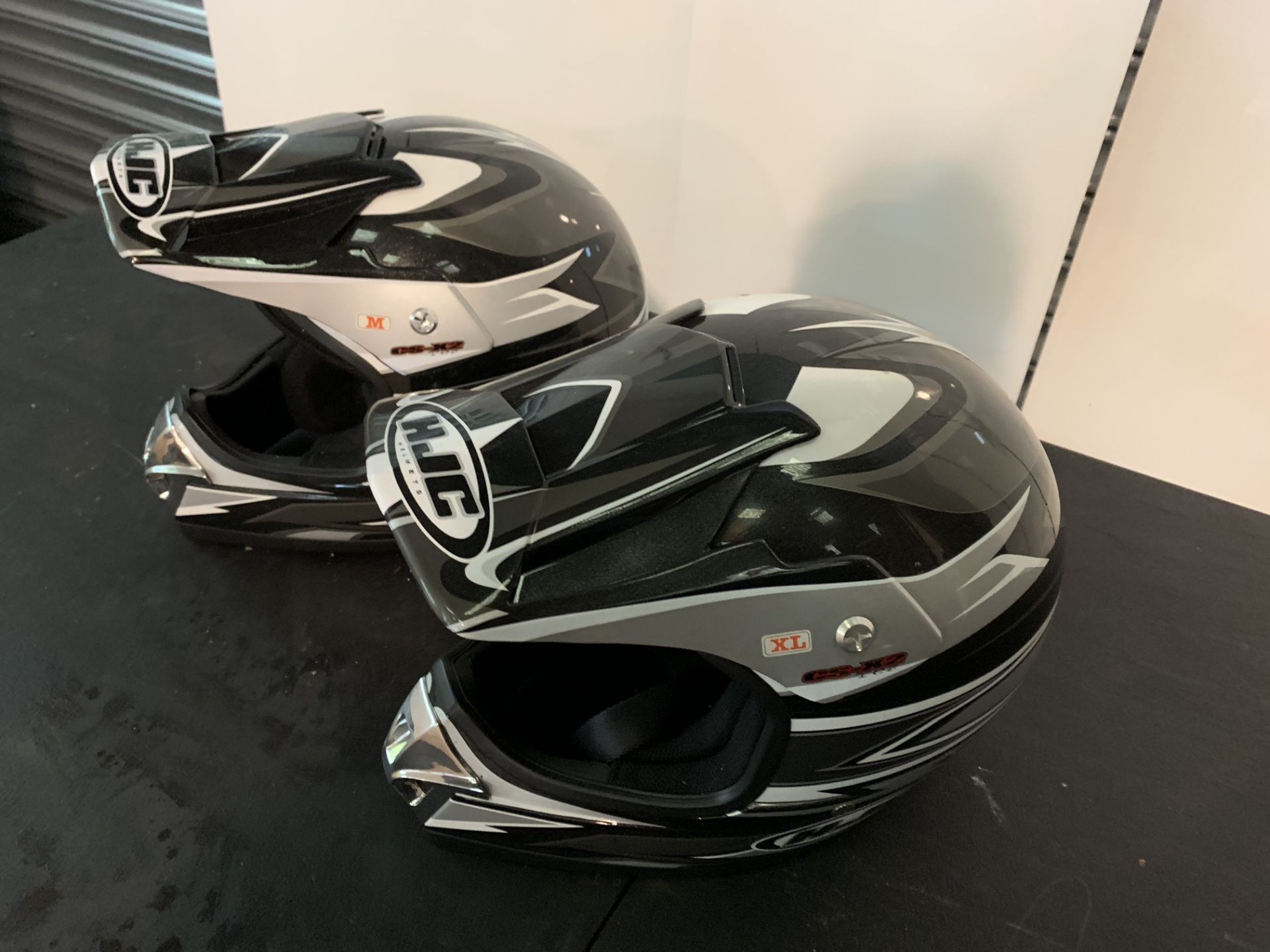 2 X HJC CS-X2 CRASH HELMETS (1 X MED & 1 X LARGE)