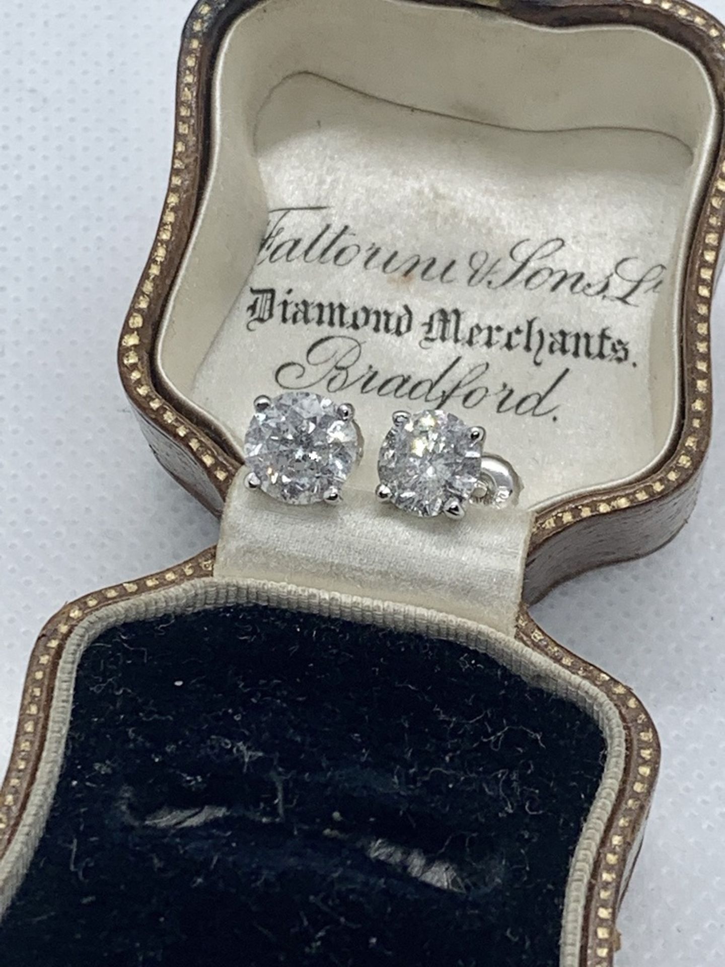 2.77ct DIAMOND SOLITAIRE EARRINGS (APPROX 1.38ct EACH EARRING) SCREWBACKS