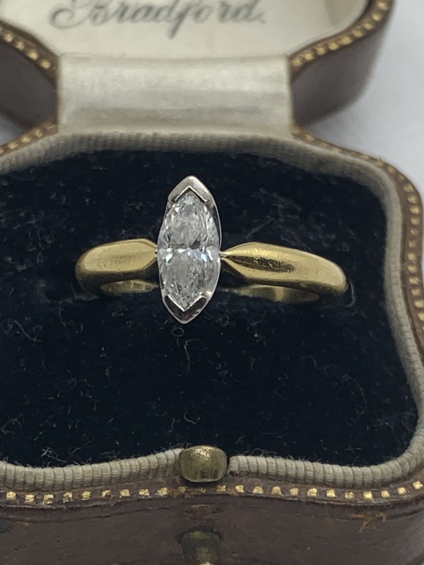 18ct GOLD 0.50ct MARQUISE CUT DIAMOND RING