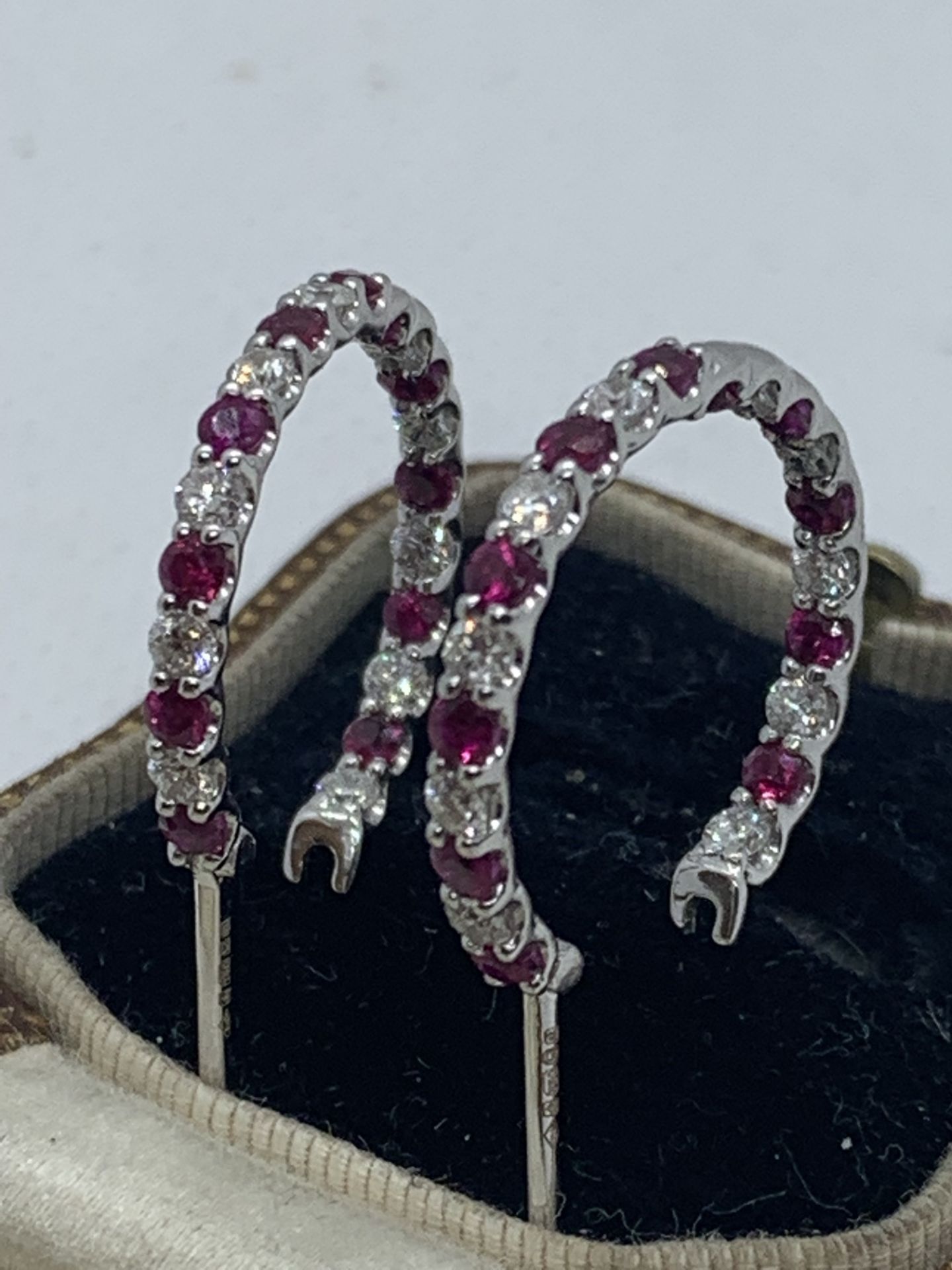 FINE 18ct GOLD RUBY & DIAMOND EARRINGS - Image 2 of 4